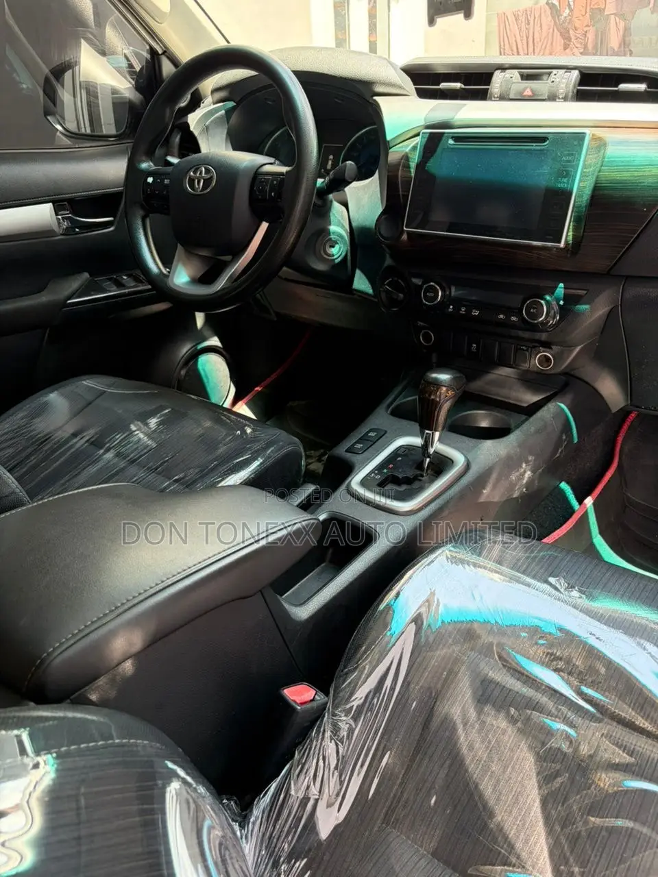 Toyota Hilux SR5 4x4 2019 Black