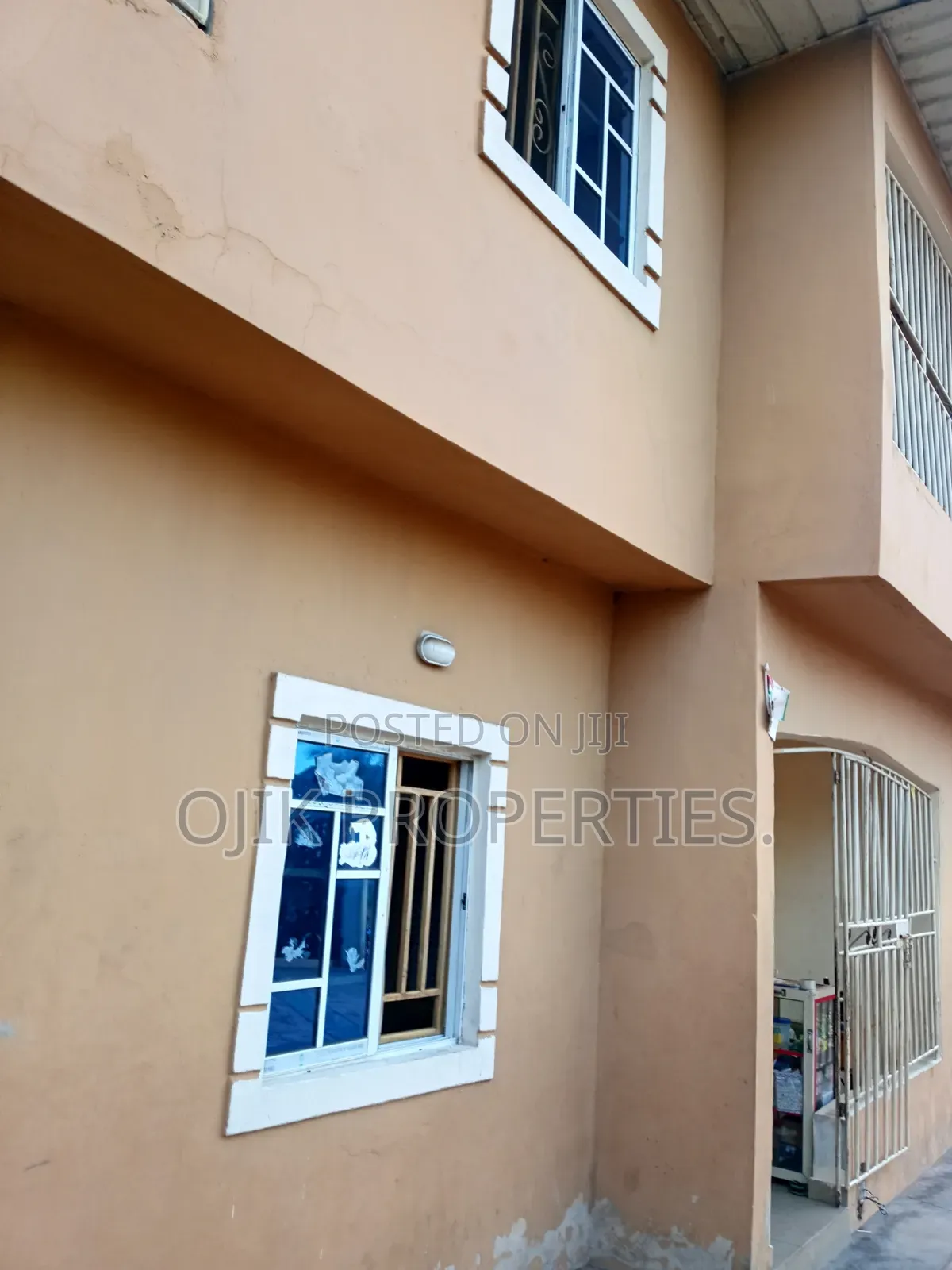 16bdrm Block of Flats in Ojik Properties., Owerri for sale