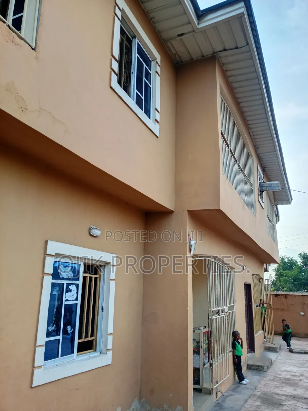 16bdrm Block of Flats in Ojik Properties., Owerri for sale