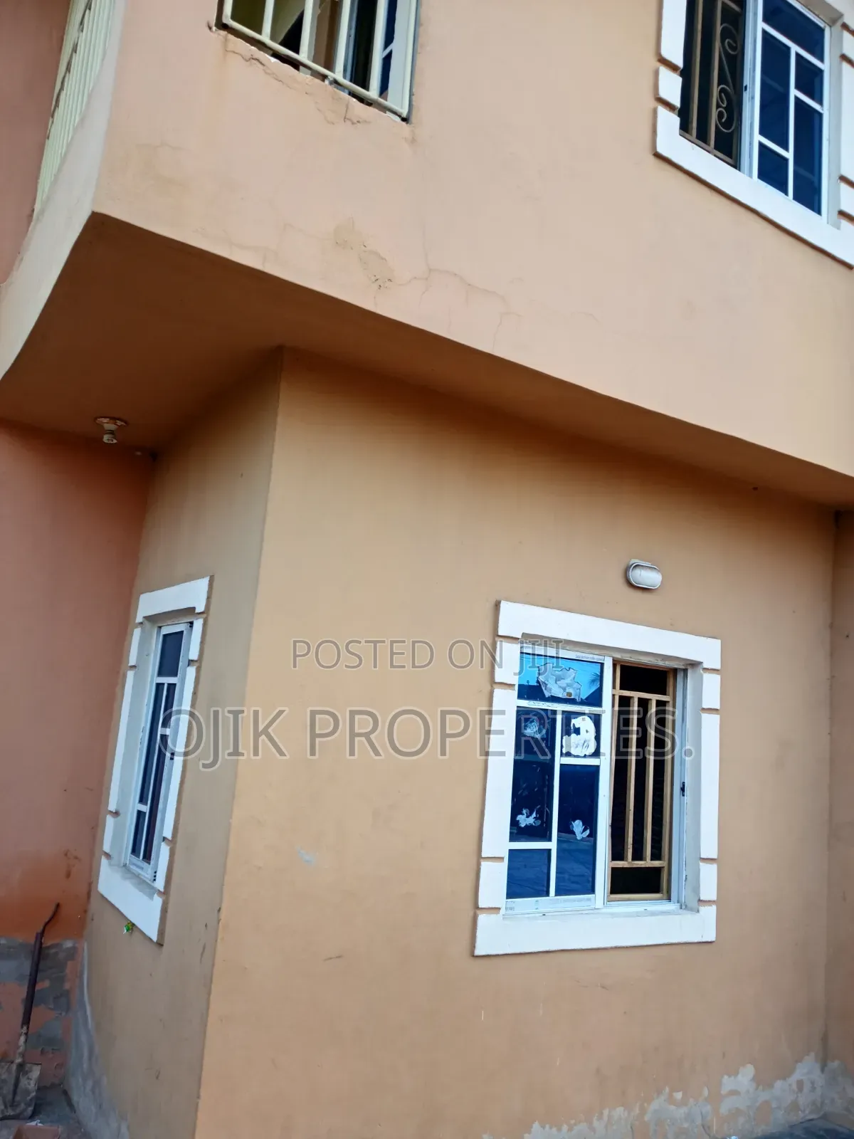16bdrm Block of Flats in Ojik Properties., Owerri for sale
