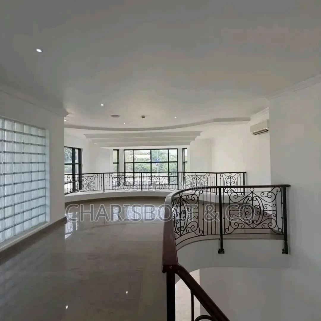 17bdrm Apartment in Maitama for sale