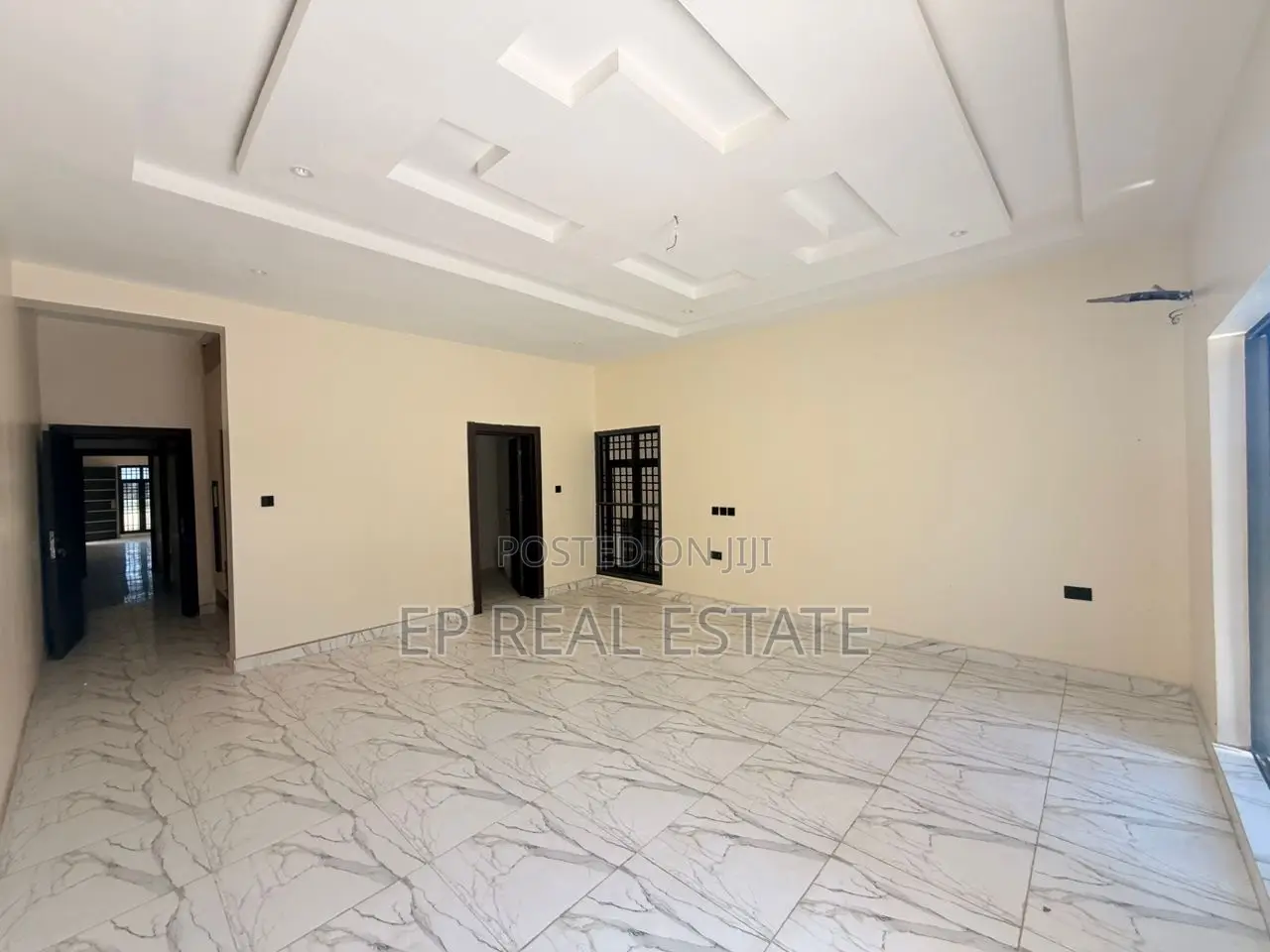 5bdrm Duplex in Gwarinpa for sale
