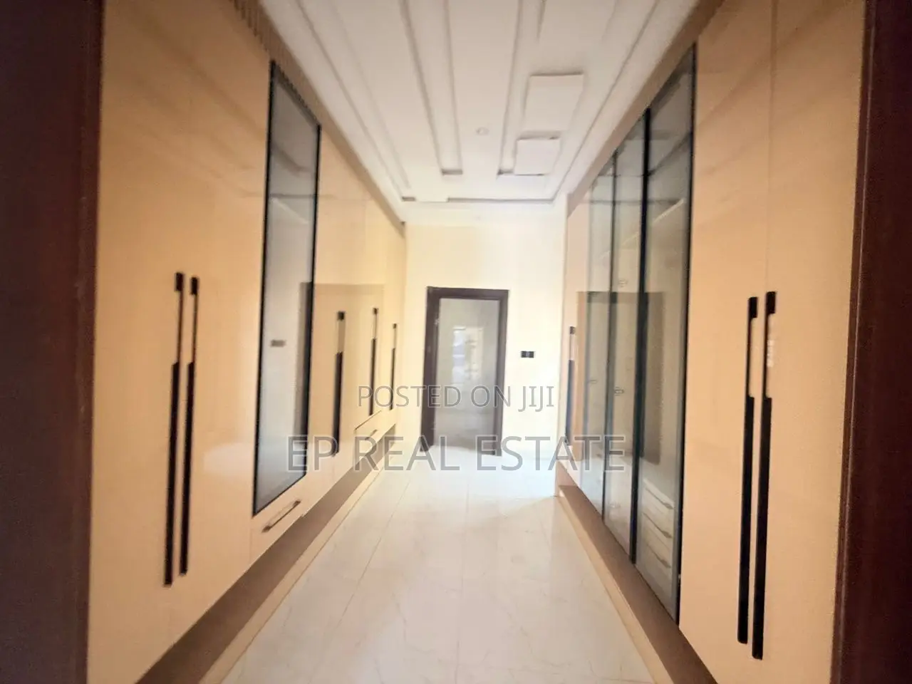 5bdrm Duplex in Gwarinpa for sale