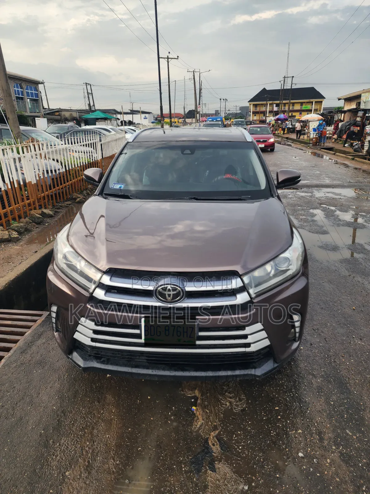 Toyota Highlander XLE 4x2 V6 (3.5L 6cyl 8A) 2018 Brown