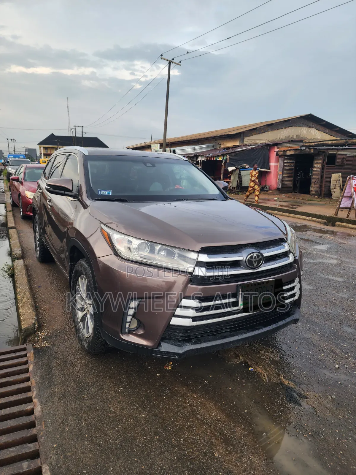 Toyota Highlander XLE 4x2 V6 (3.5L 6cyl 8A) 2018 Brown