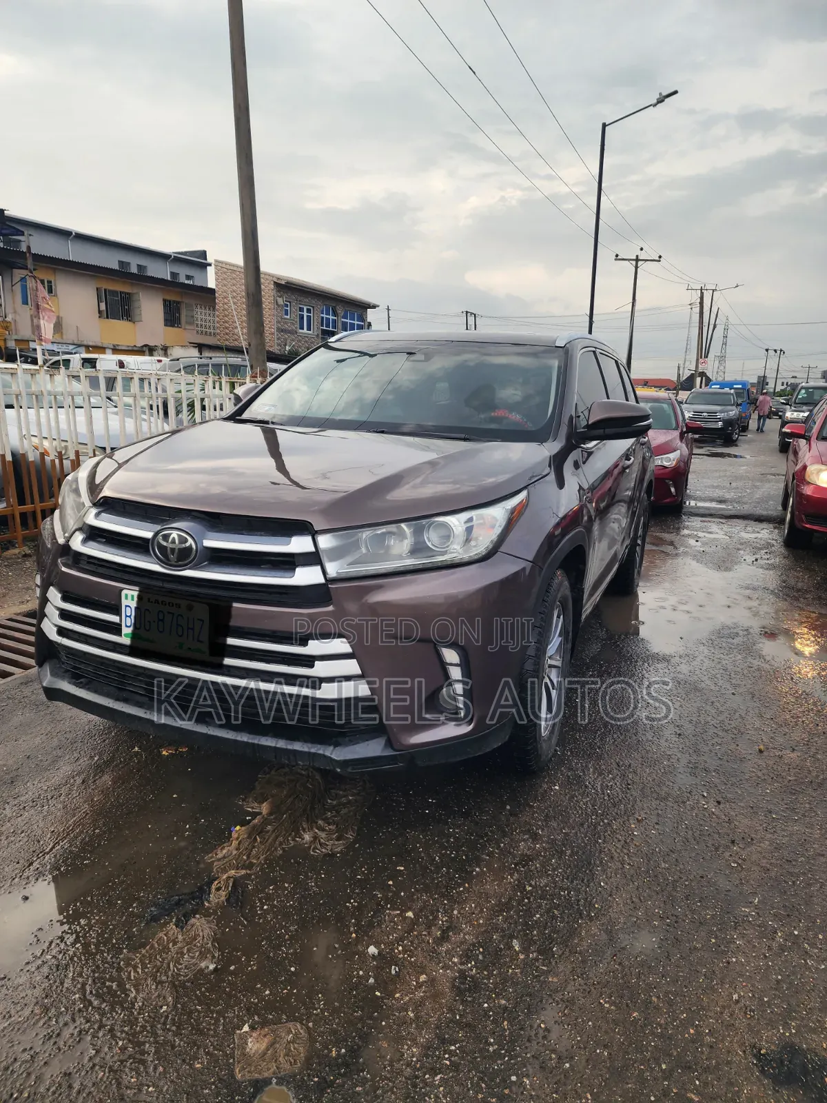 Toyota Highlander XLE 4x2 V6 (3.5L 6cyl 8A) 2018 Brown