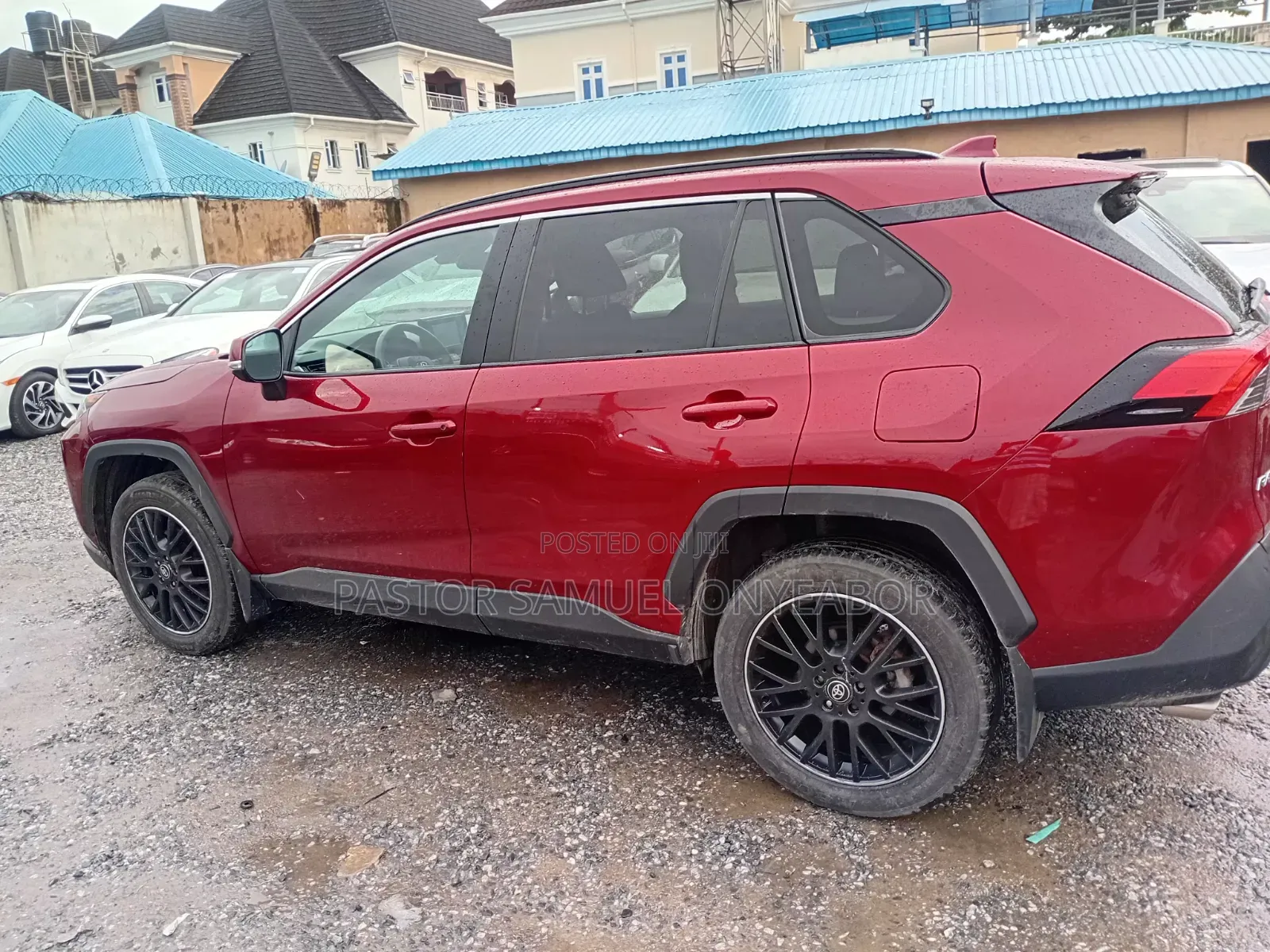 Toyota RAV4 XLE AWD 2024 Red