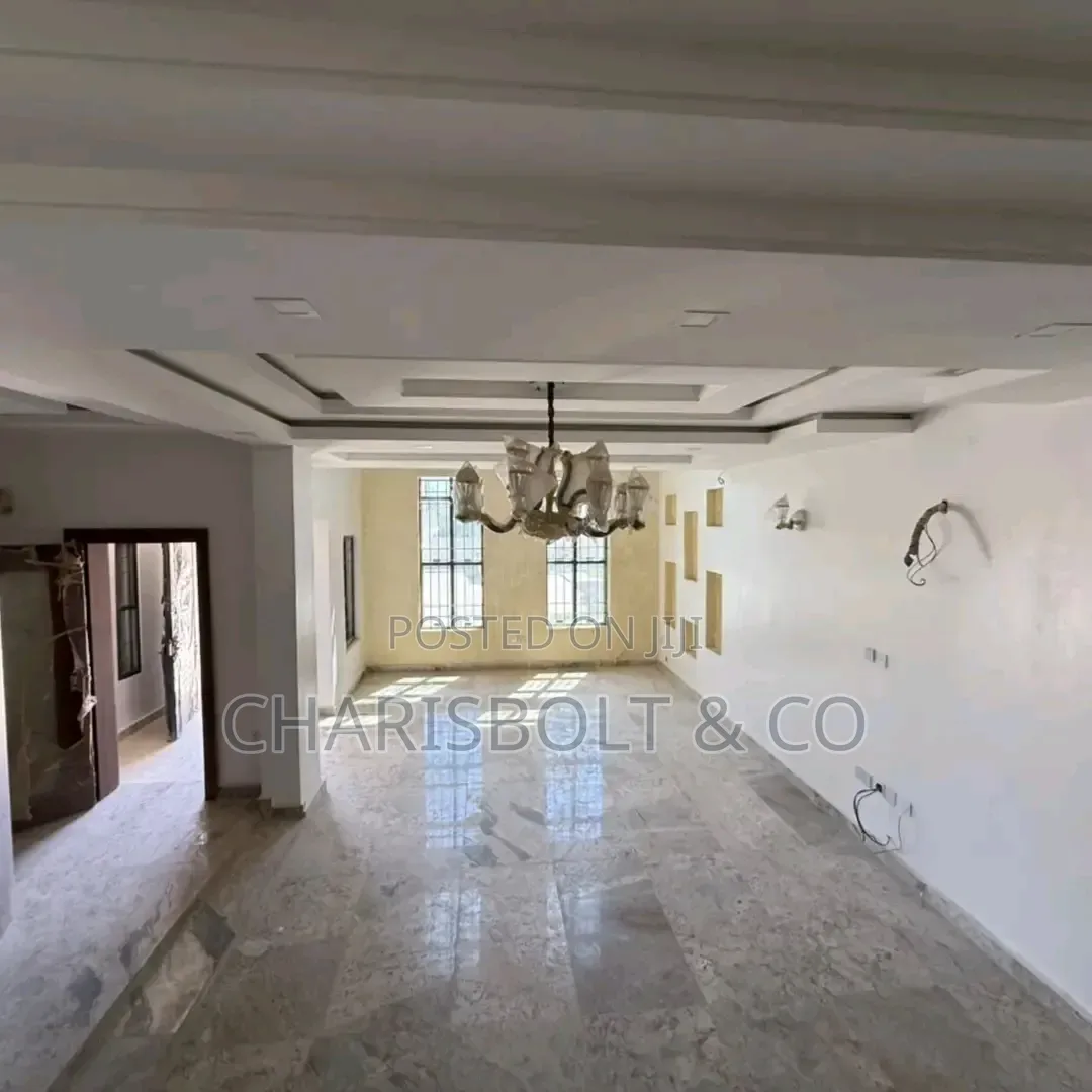 4bdrm Townhouse/Terrace in Jahi for sale