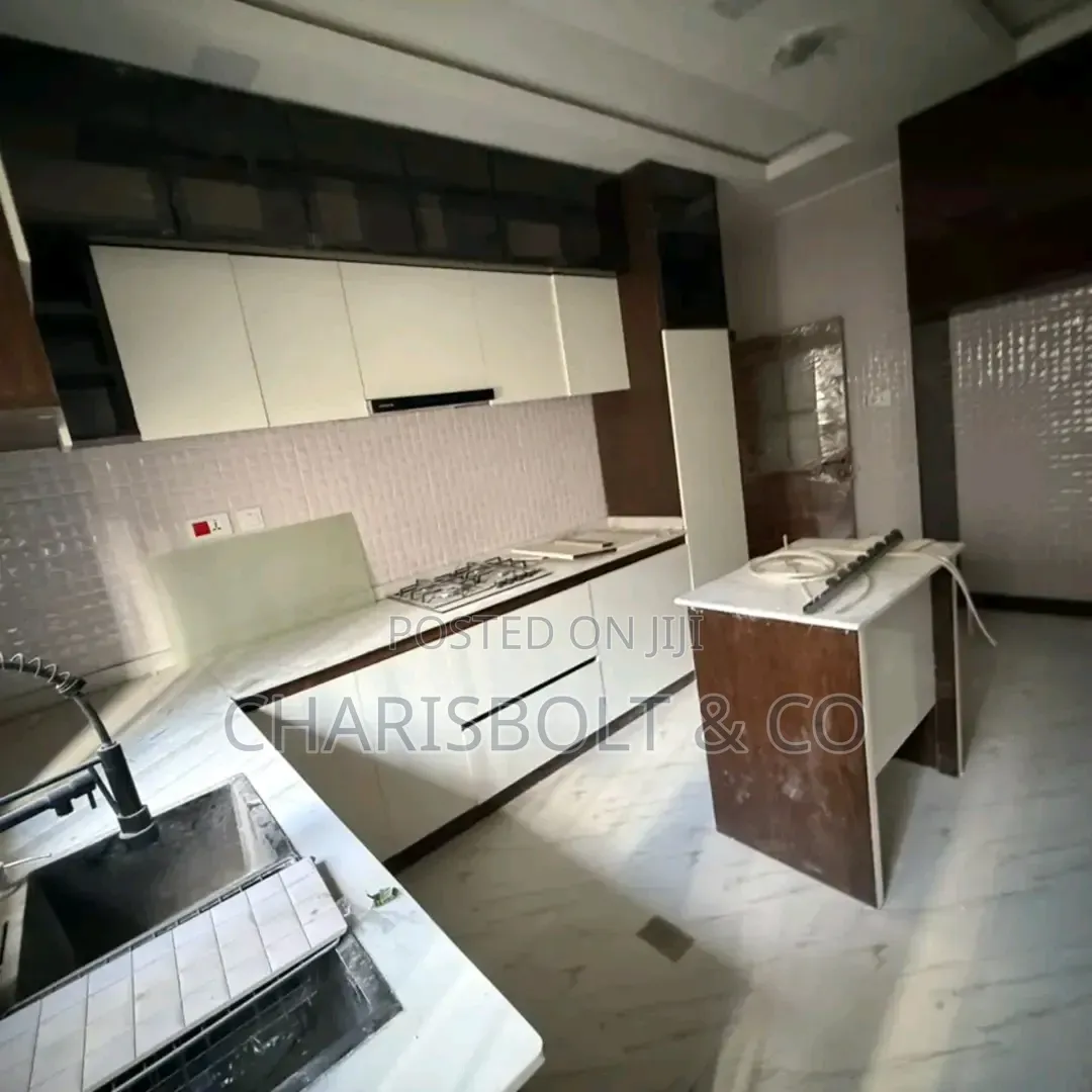 4bdrm Townhouse/Terrace in Jahi for sale