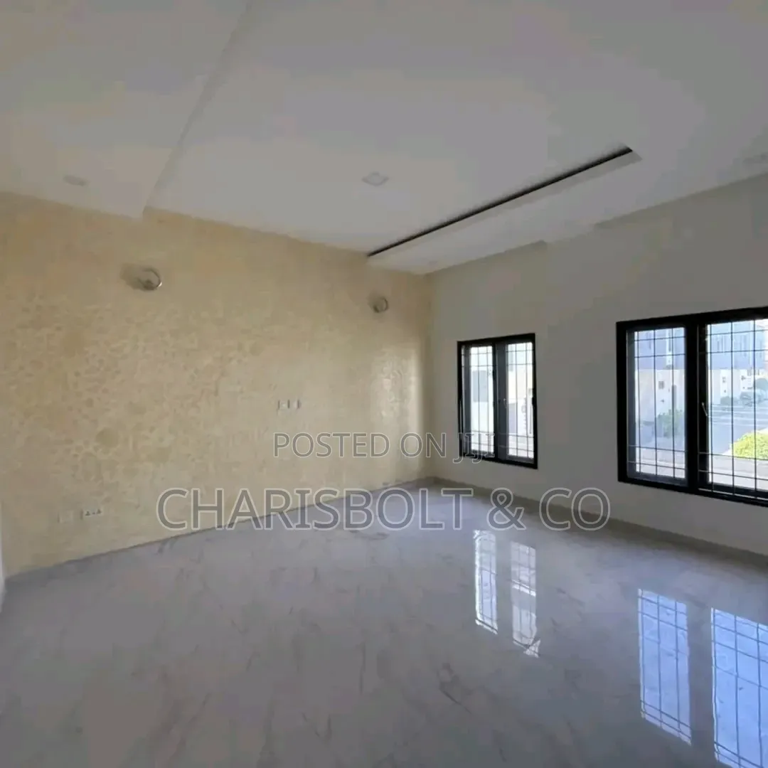 4bdrm Townhouse/Terrace in Jahi for sale