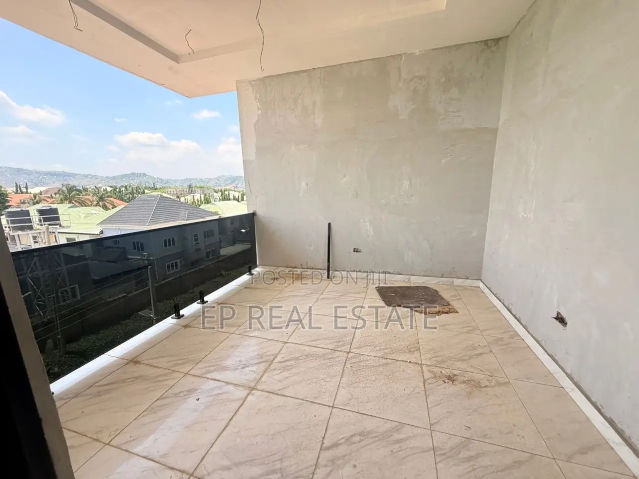 5bdrm Duplex in Gwarinpa for sale