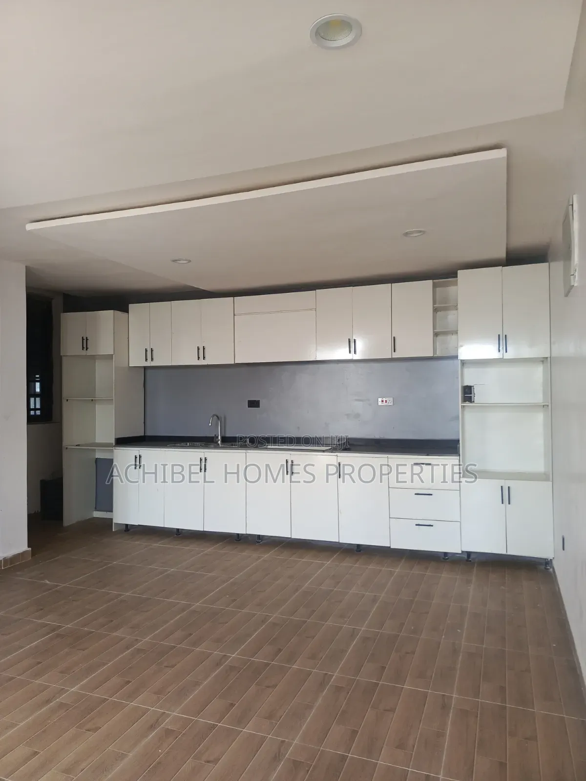 2bdrm Apartment in Near Oba Musa, Lekki Phase 2 for sale