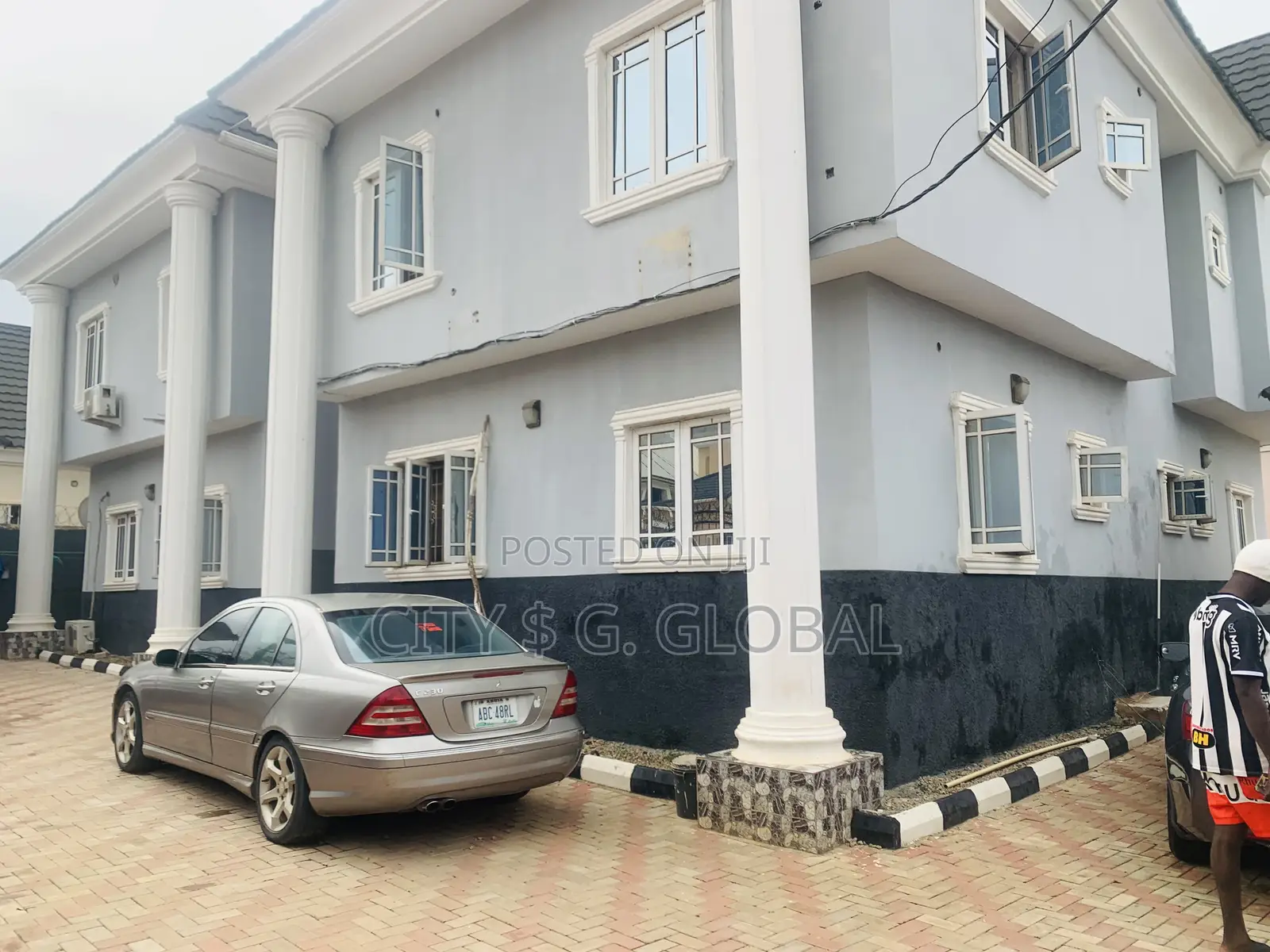 3 Bedroom Block of Flat Upstairs