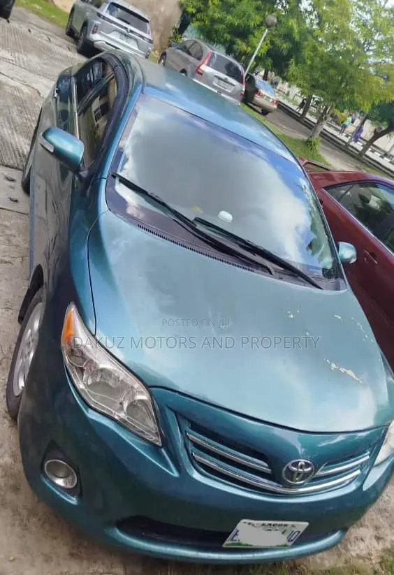 Toyota Corolla 2010 Blue