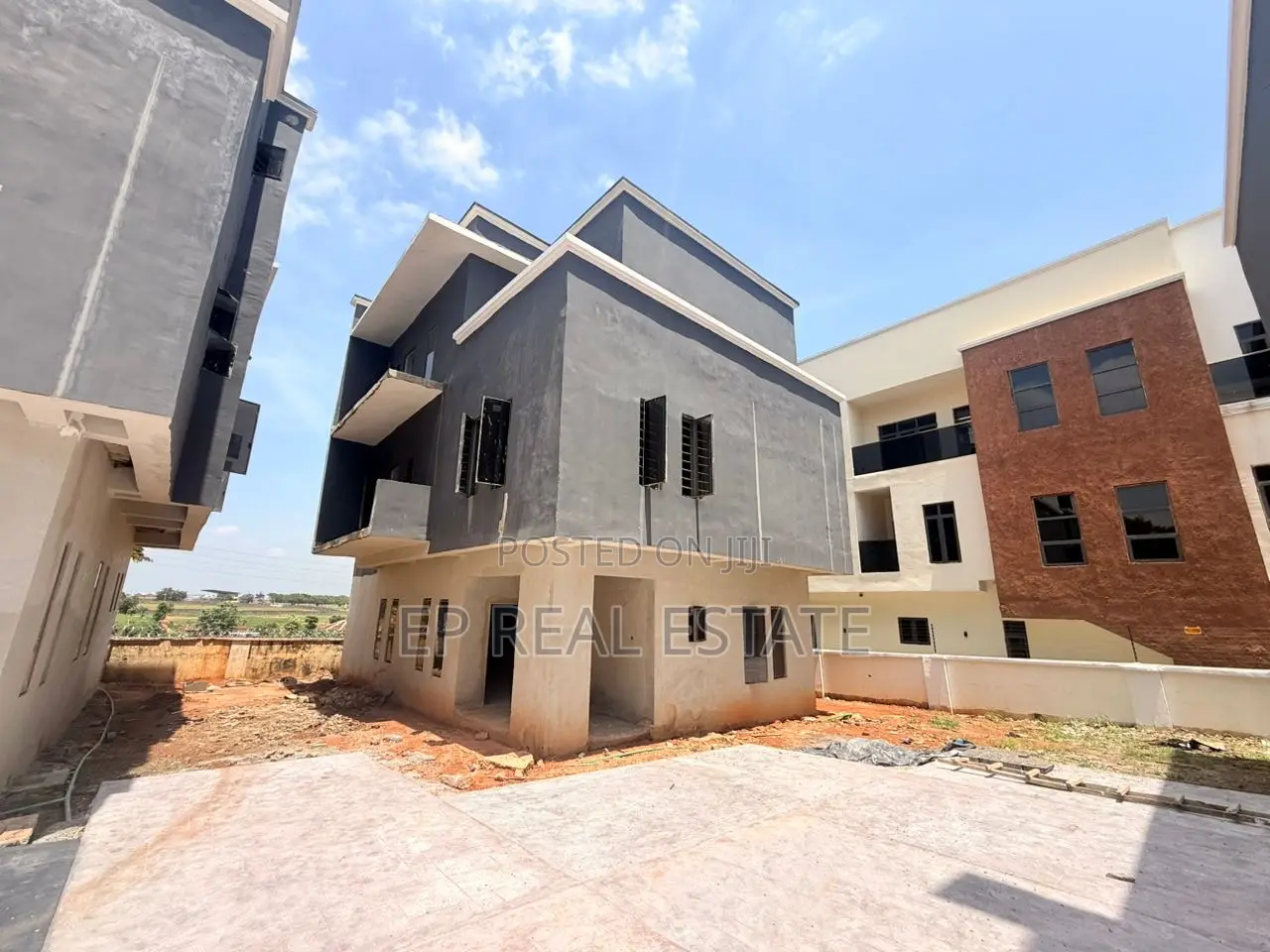 5bdrm House in Gwarinpa for sale