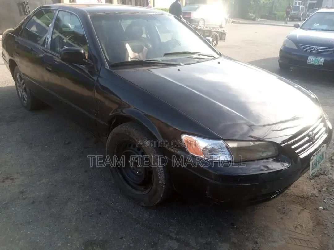Toyota Camry LE 4dr Sedan (2.2L 4cyl 4A) 2000 Black