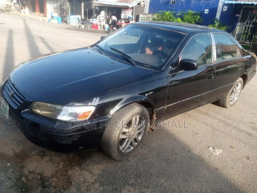 Toyota Camry LE 4dr Sedan (2.2L 4cyl 4A) 2000 Black