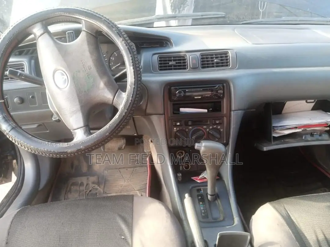 Toyota Camry LE 4dr Sedan (2.2L 4cyl 4A) 2000 Black