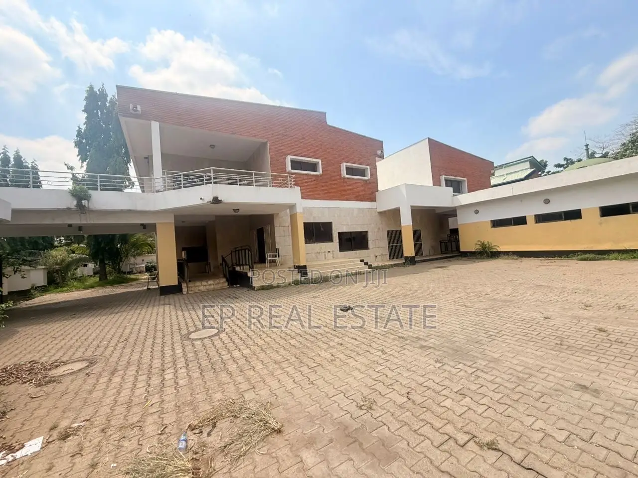5bdrm Duplex in Asokoro for sale