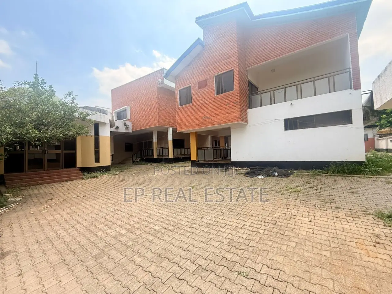 5bdrm Duplex in Asokoro for sale