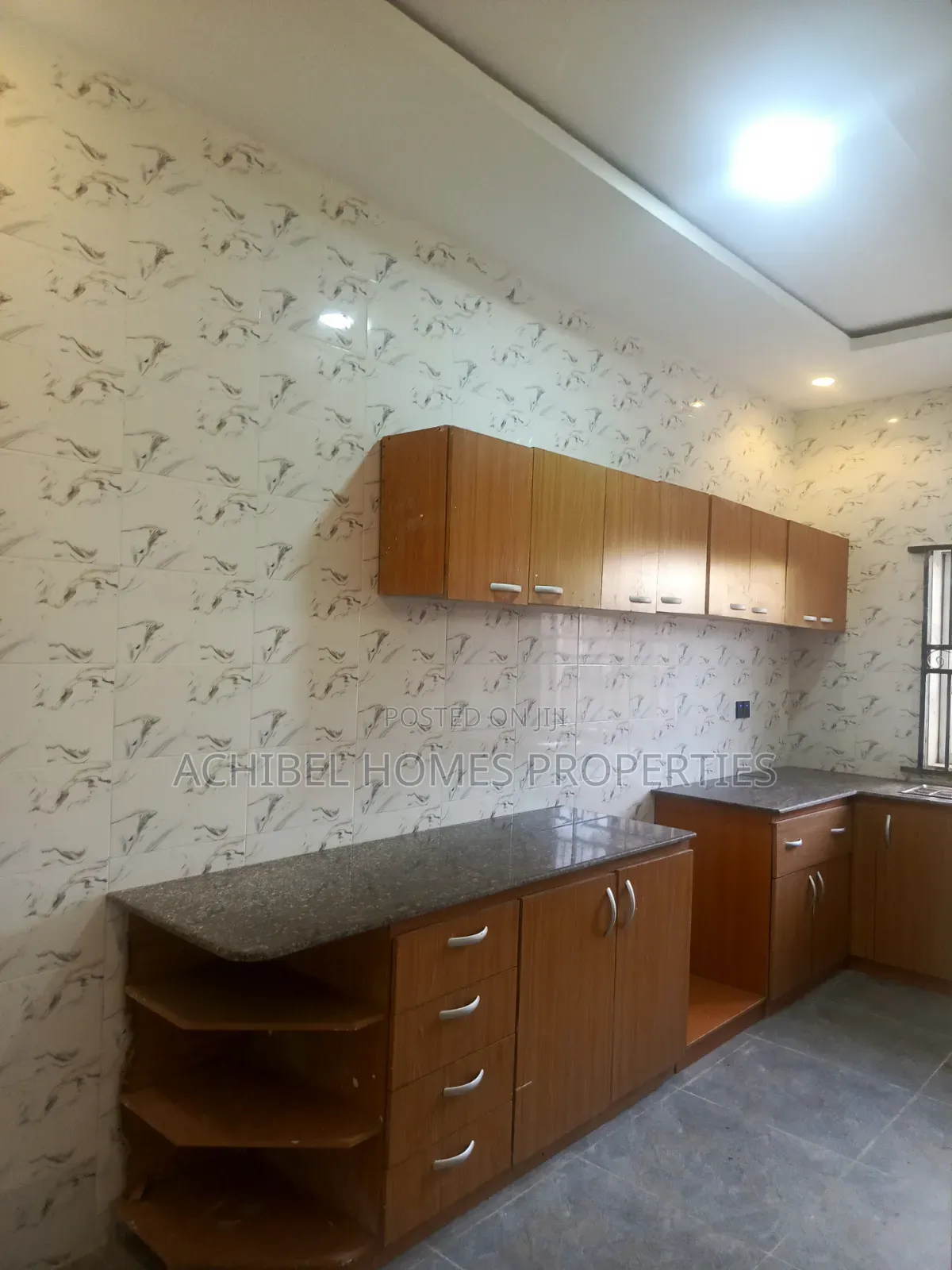 3bdrm Apartment in Near Oba Musa, Lekki Phase 2 for rent