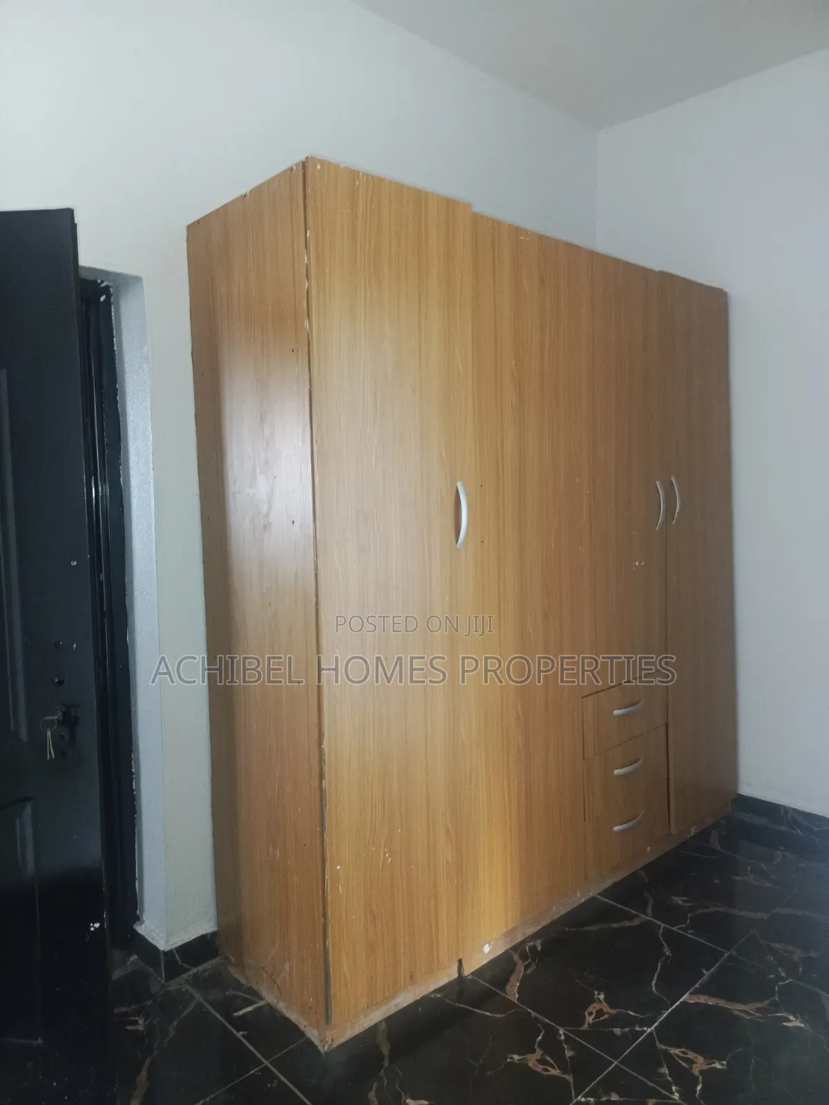 3bdrm Apartment in Near Oba Musa, Lekki Phase 2 for rent