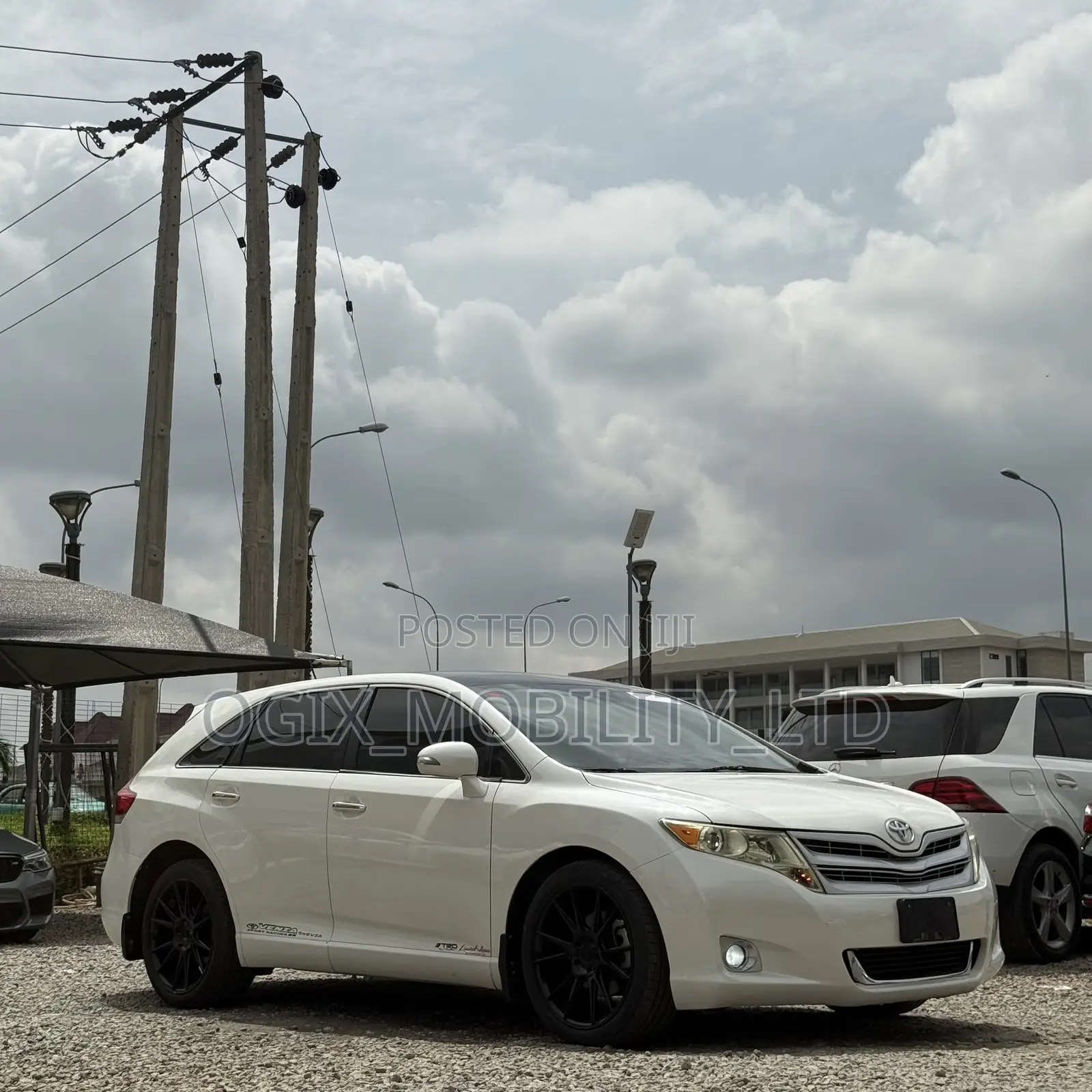 Toyota Venza V6 AWD 2011 White