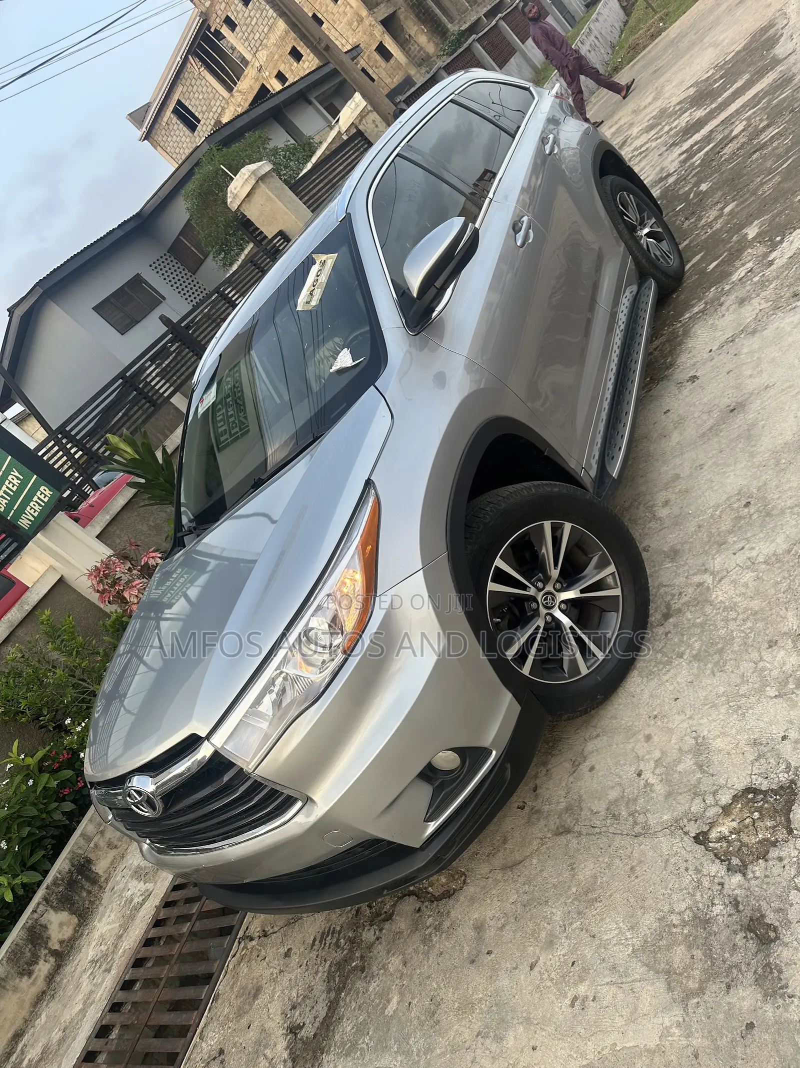 Toyota Highlander XLE 4x4 V6 (3.5L 6cyl 8A) 2017 Silver