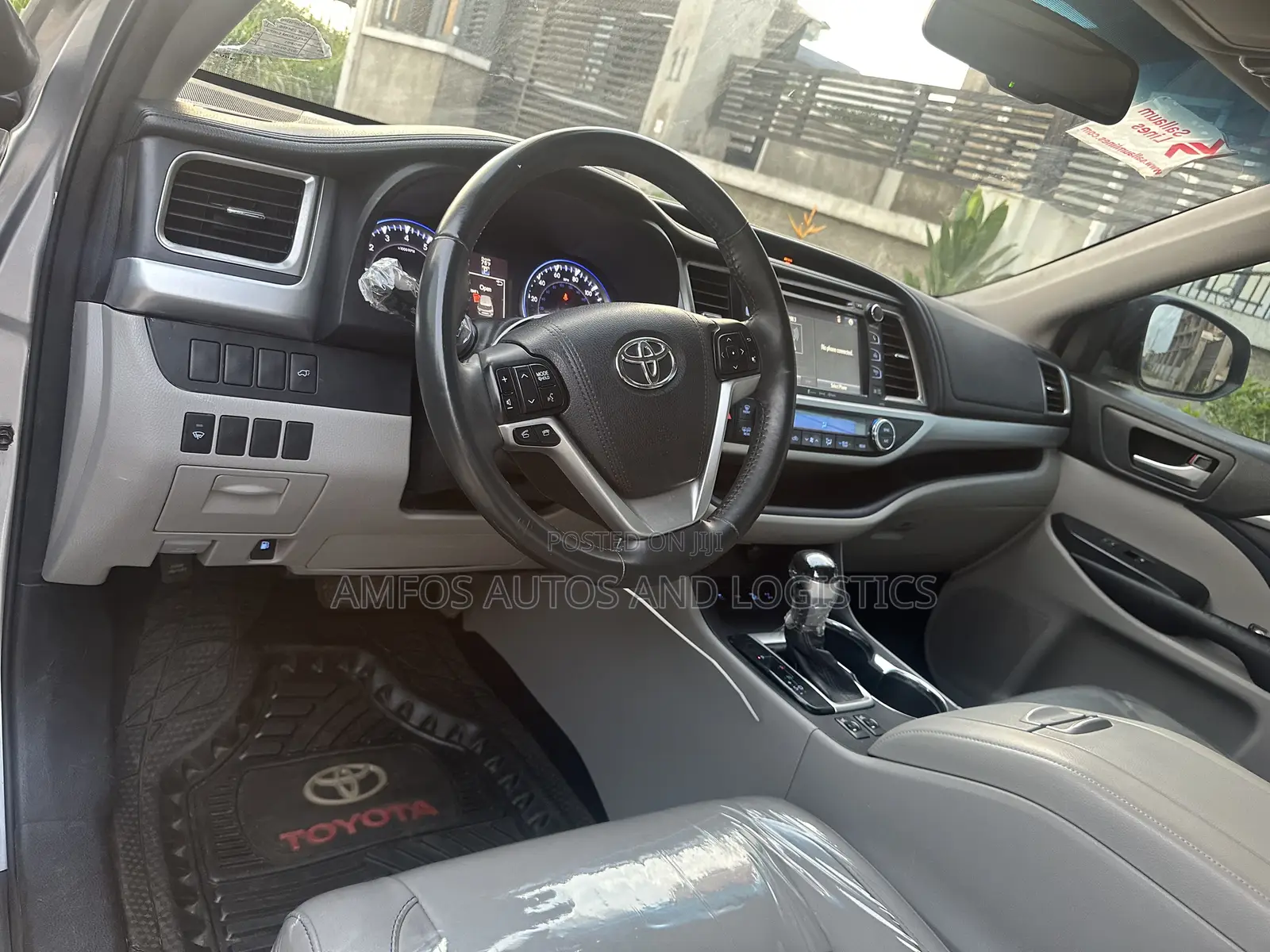 Toyota Highlander XLE 4x4 V6 (3.5L 6cyl 8A) 2017 Silver