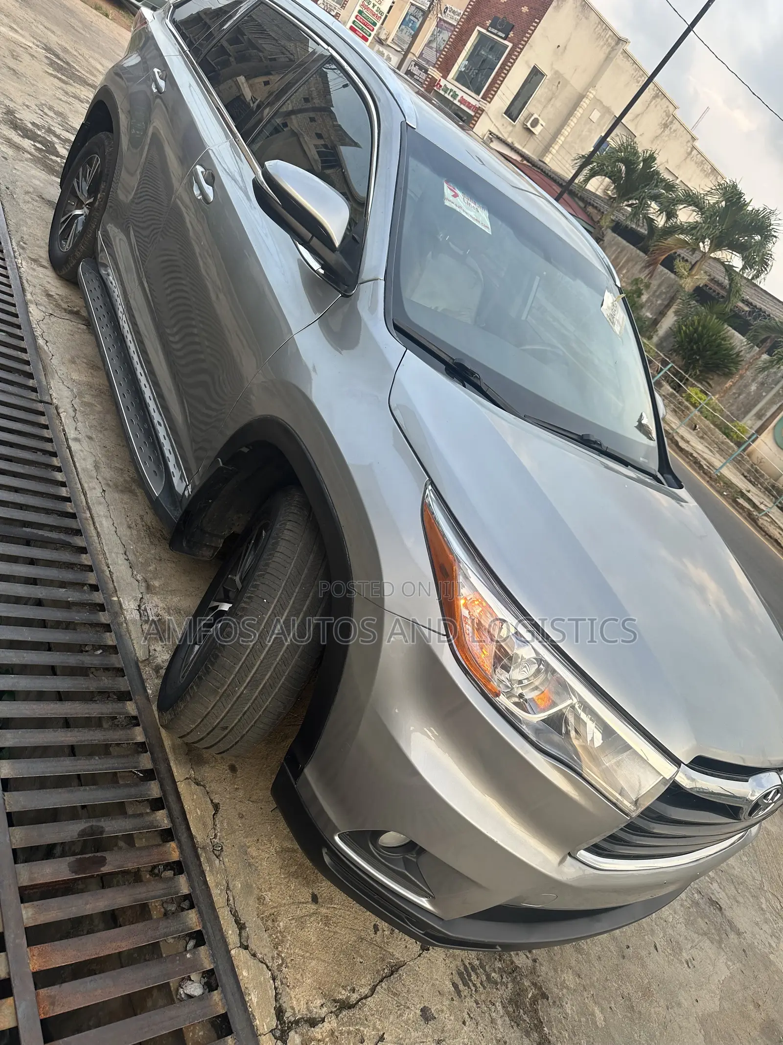 Toyota Highlander XLE 4x4 V6 (3.5L 6cyl 8A) 2017 Silver