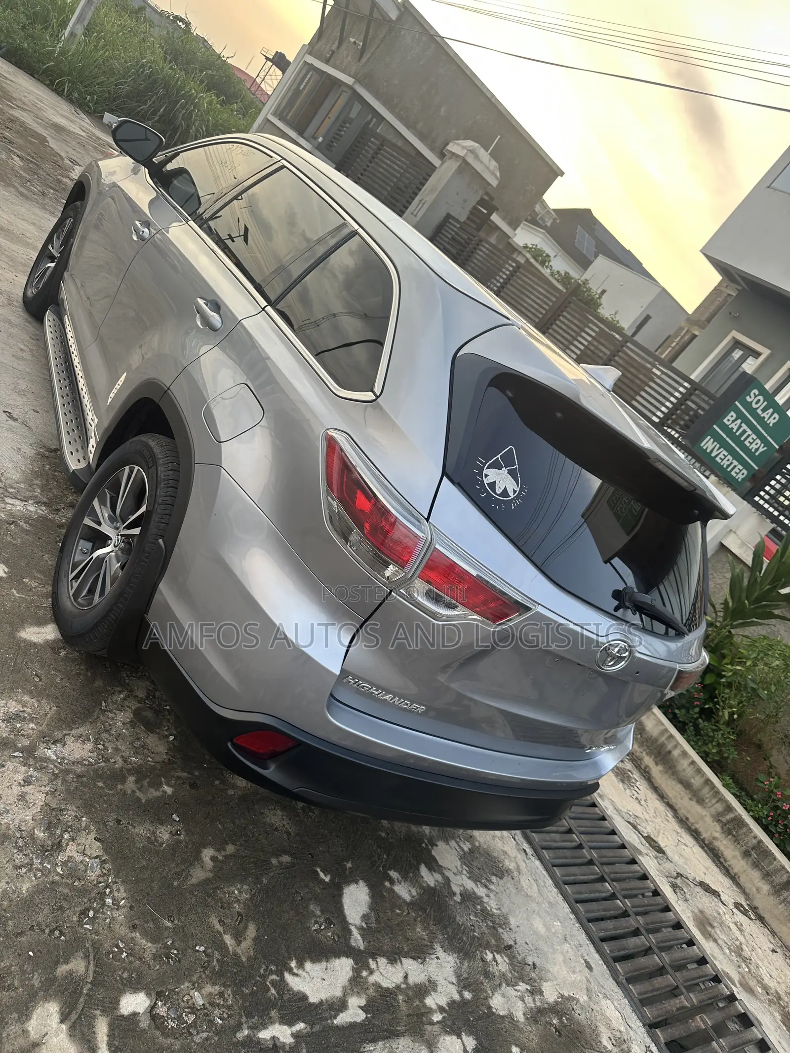 Toyota Highlander XLE 4x4 V6 (3.5L 6cyl 8A) 2017 Silver