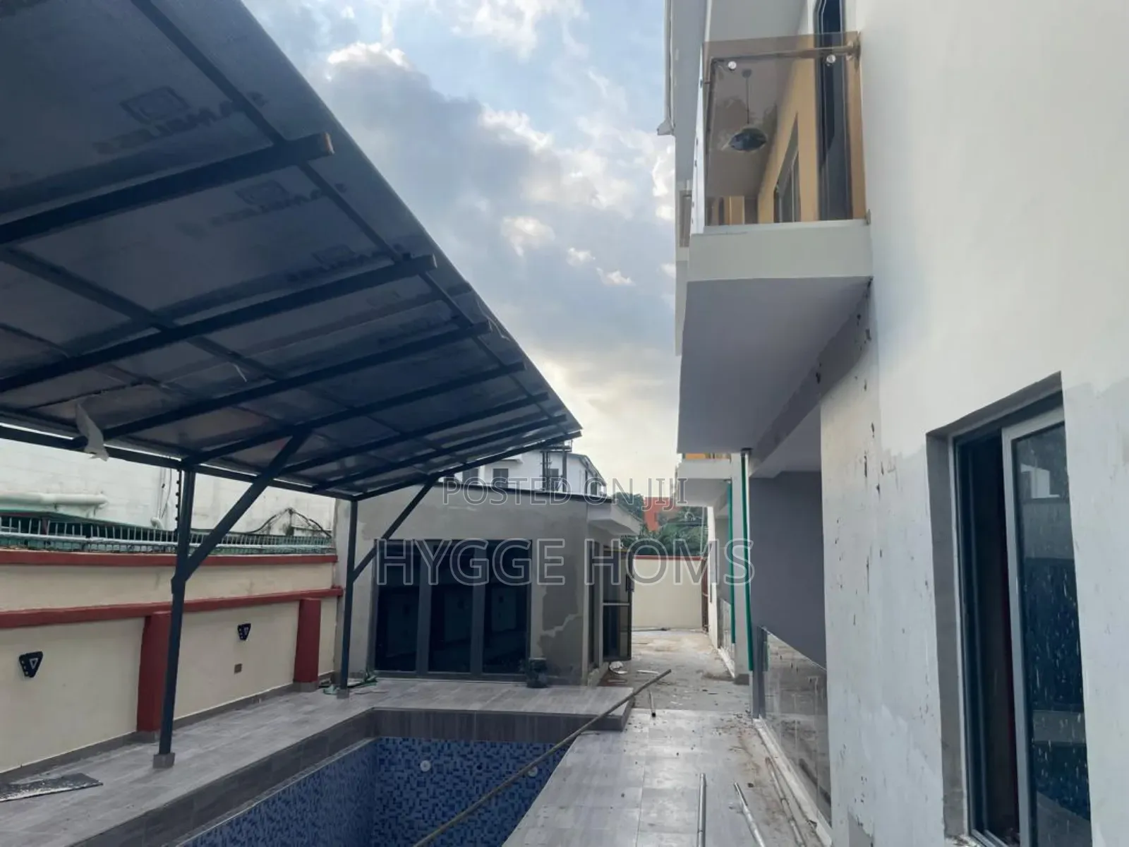 4bdrm Apartment in Ikeja Gra for sale
