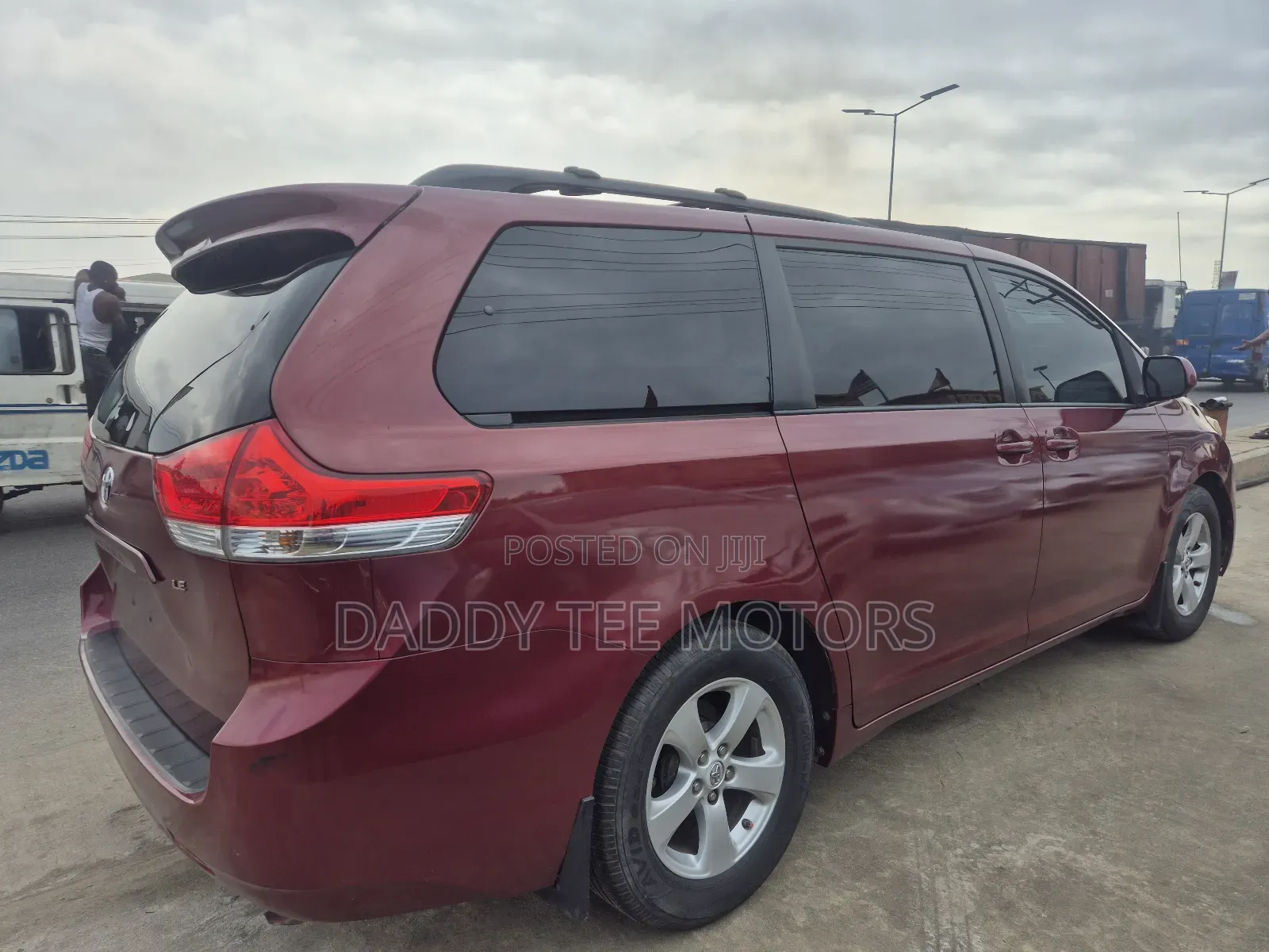 Toyota Sienna LE FWD 8-Passenger 2013 Burgundy