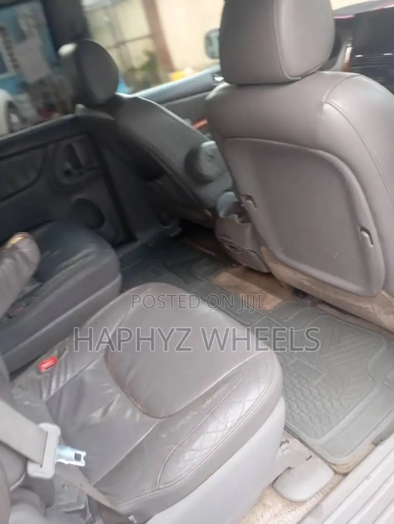 Toyota Sienna XLE Limited AWD 2006 Gold