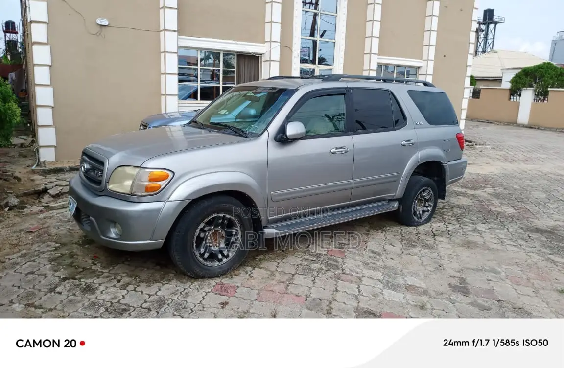 Toyota Sequoia SR5 4dr SUV (4.7L 8cyl 4A) 2003 Gray