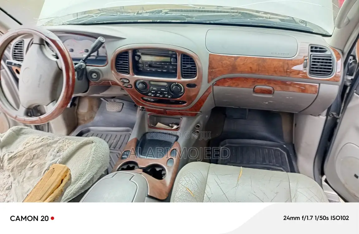 Toyota Sequoia SR5 4dr SUV (4.7L 8cyl 4A) 2003 Gray