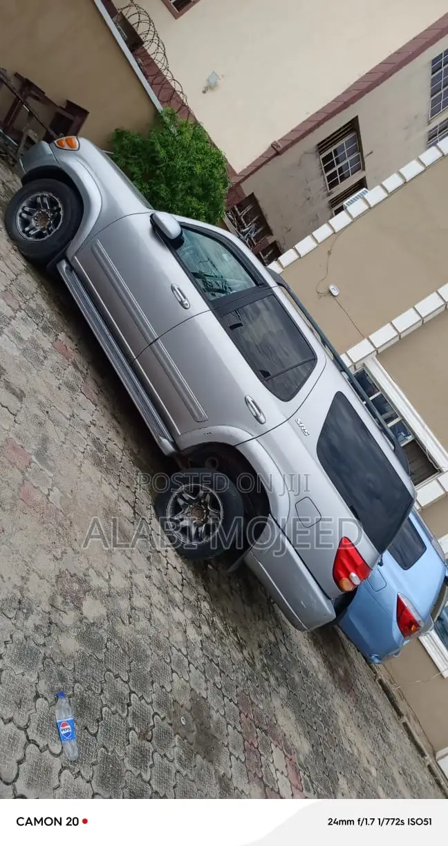Toyota Sequoia SR5 4dr SUV (4.7L 8cyl 4A) 2003 Gray