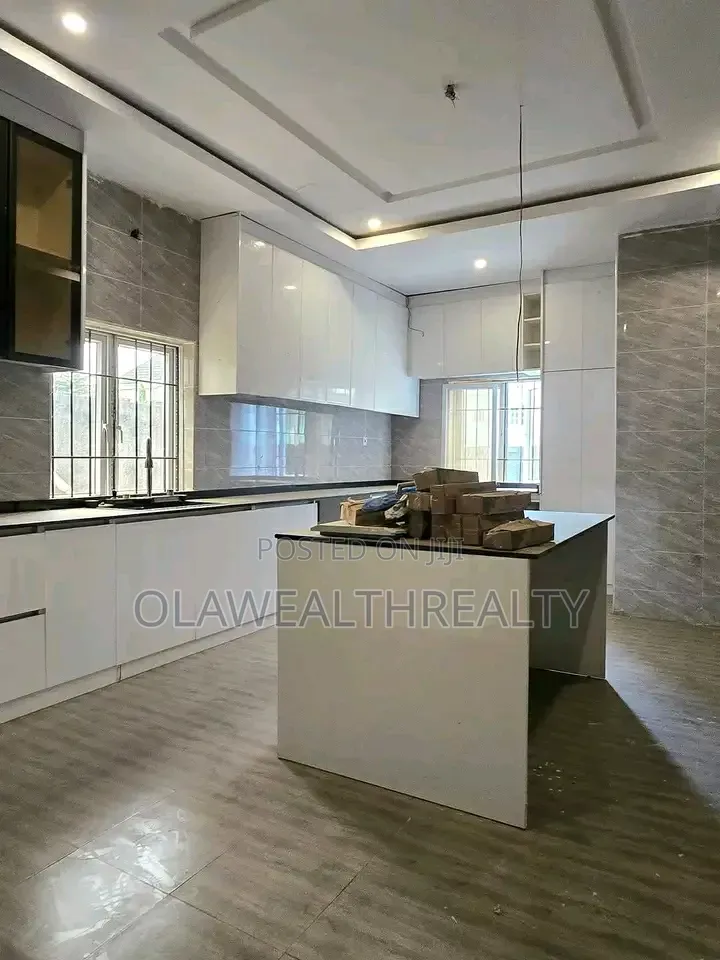4bdrm Duplex in Kaura for sale