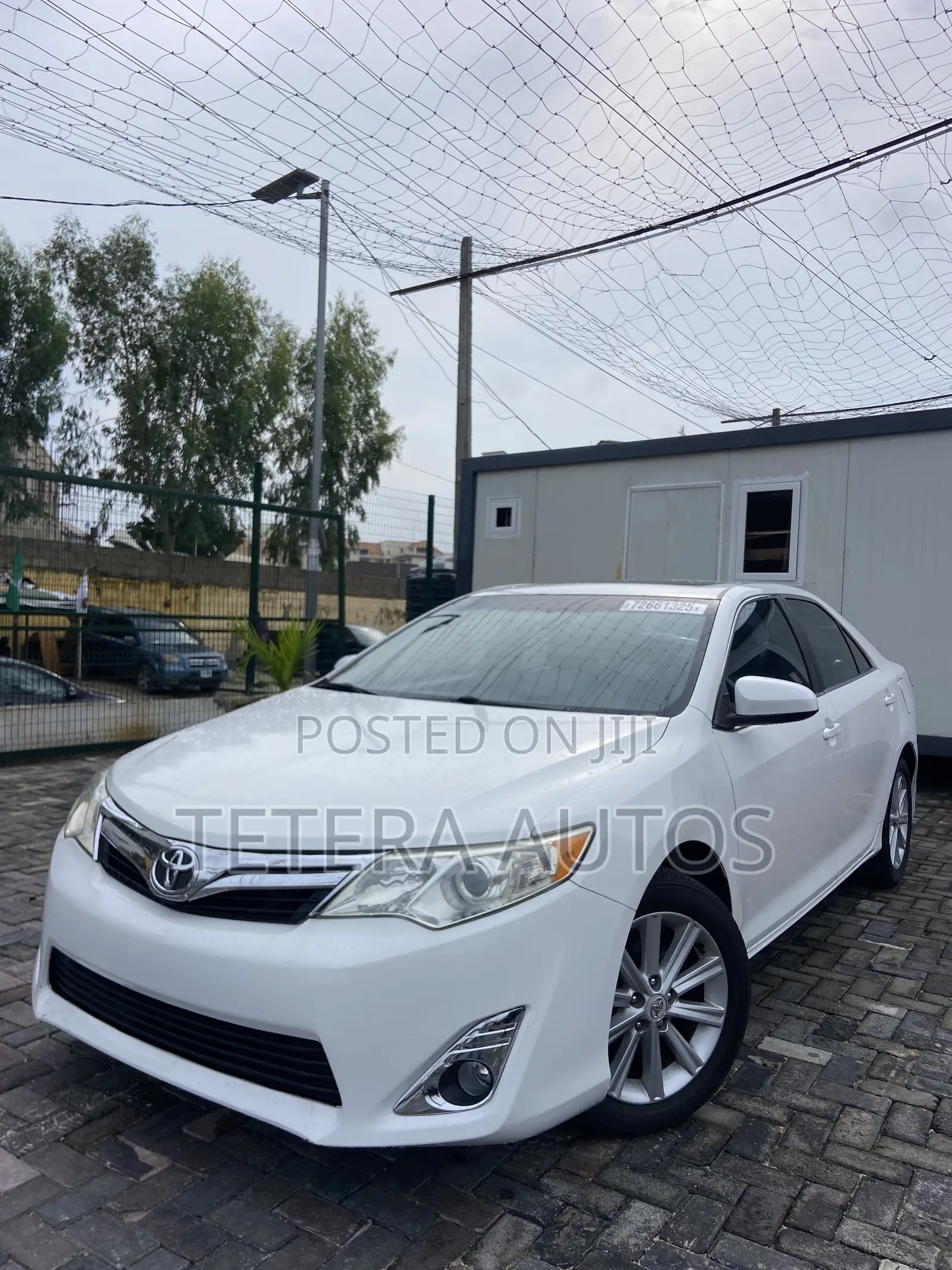 Toyota Camry XLE V6 4dr Sedan (3.5L 6cyl 6A) 2012 White