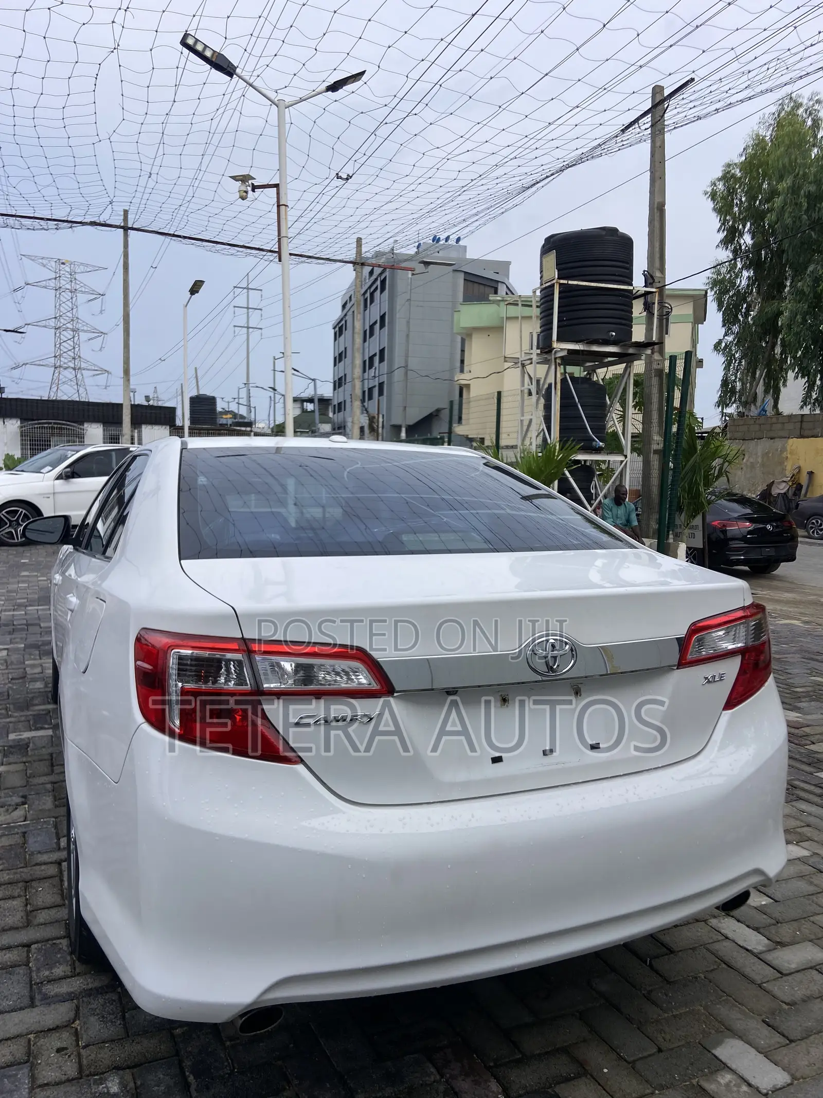 Toyota Camry XLE V6 4dr Sedan (3.5L 6cyl 6A) 2012 White