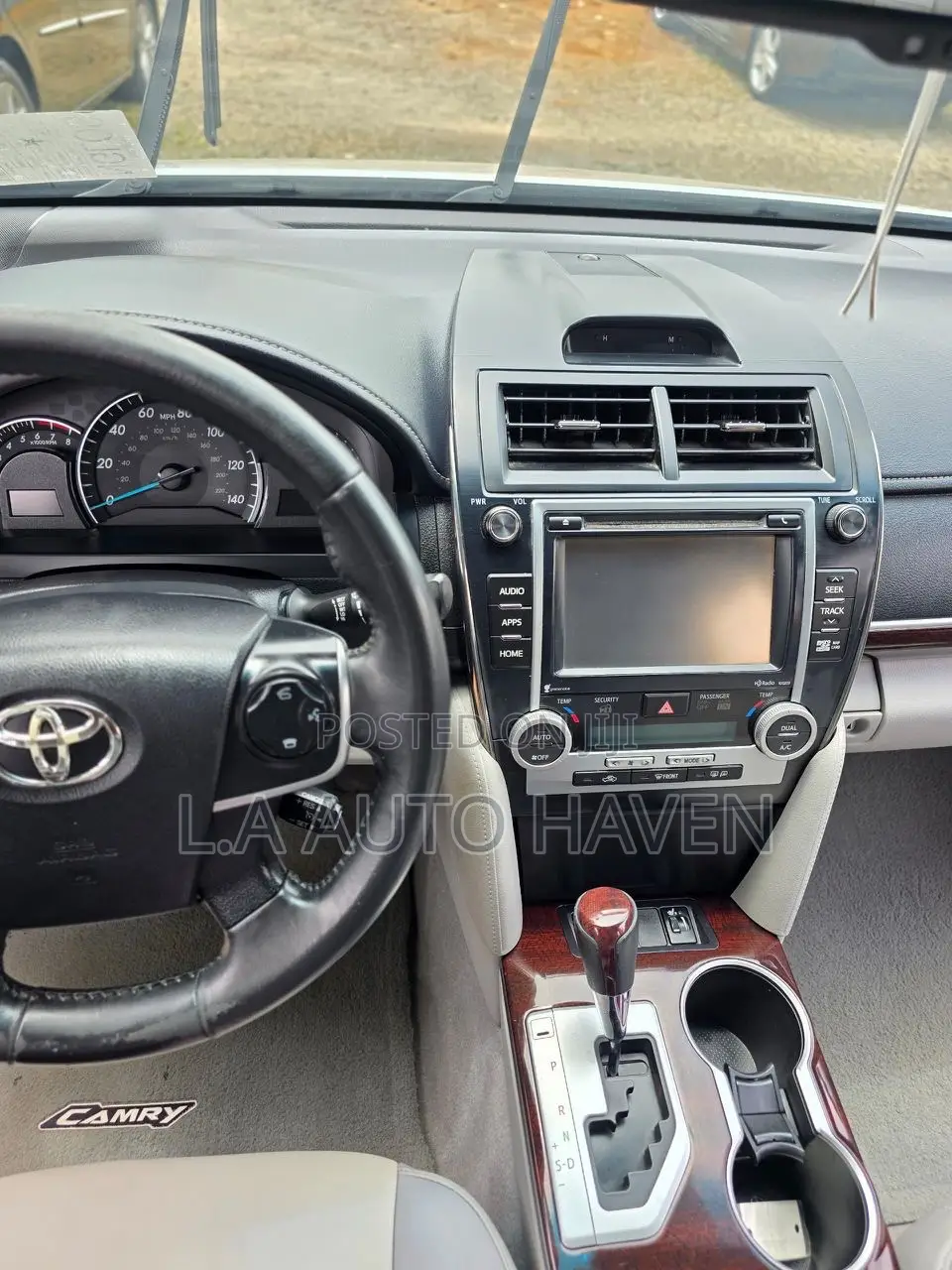 Toyota Camry XLE 4dr Sedan (2.5L 4cyl 6A) 2014 Silver