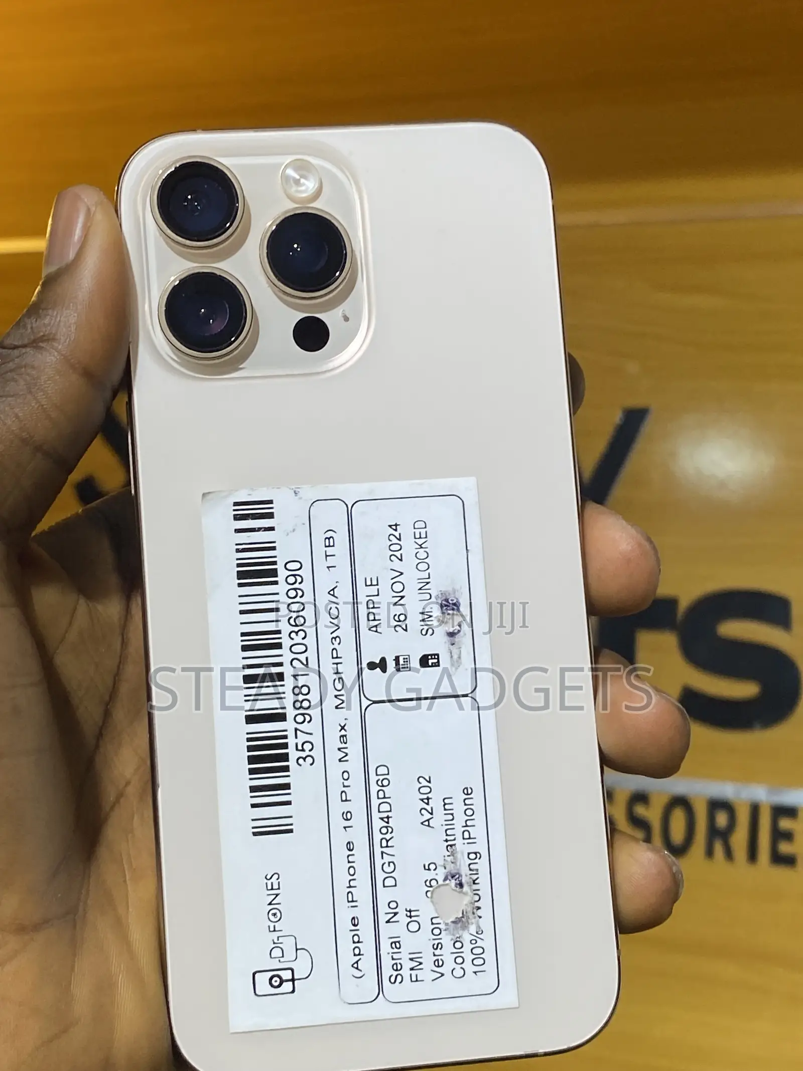Apple iPhone 16 Pro Max 1 TB Gold