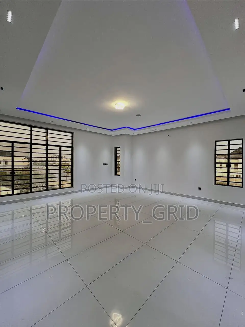 5bdrm Duplex in Orchid Estate, Ilaje / Lekki for sale
