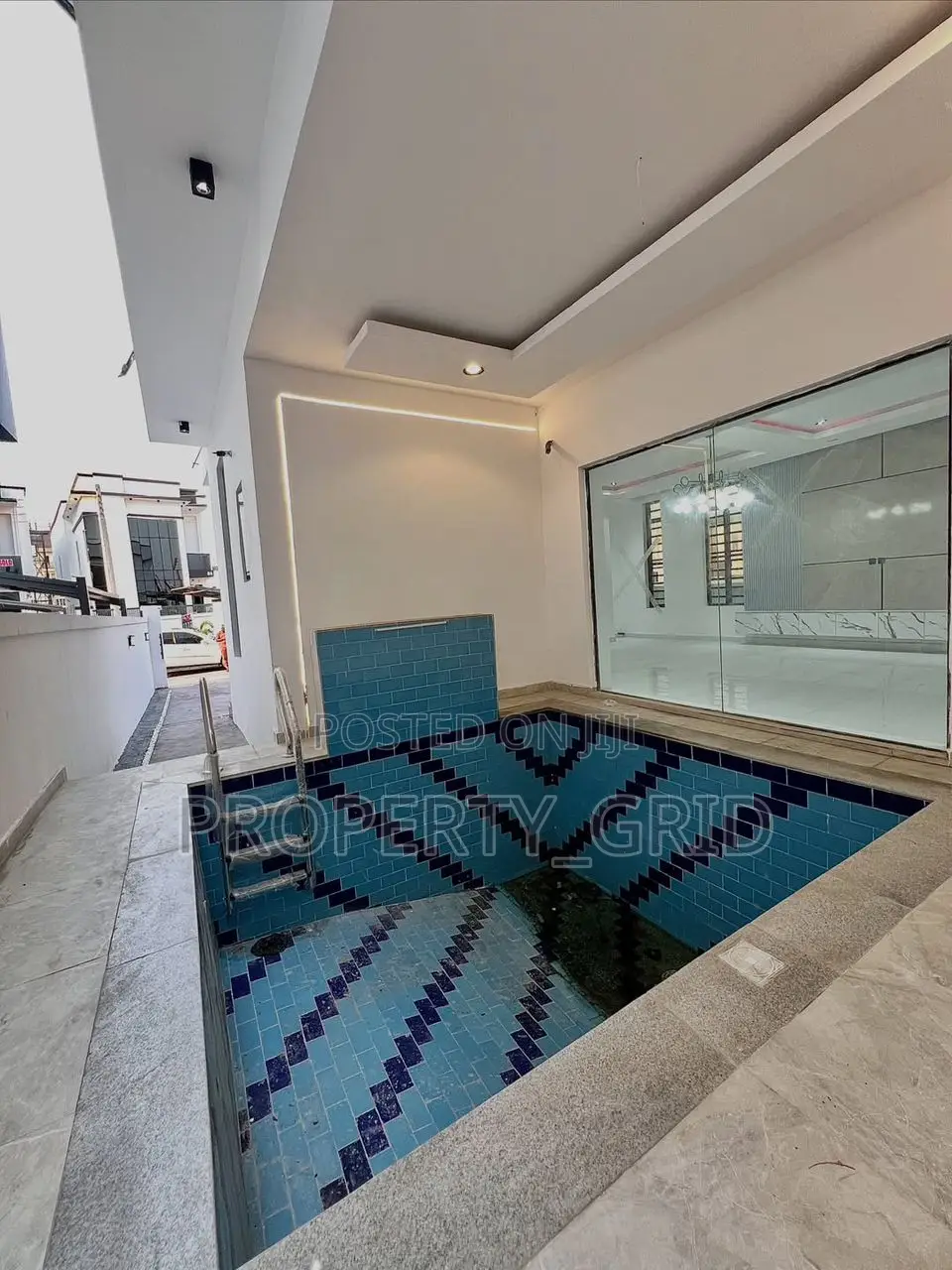 5bdrm Duplex in Orchid Estate, Ilaje / Lekki for sale