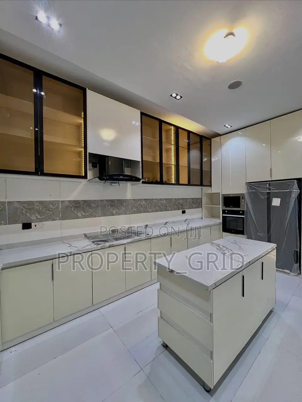 5bdrm Duplex in Orchid Estate, Ilaje / Lekki for sale
