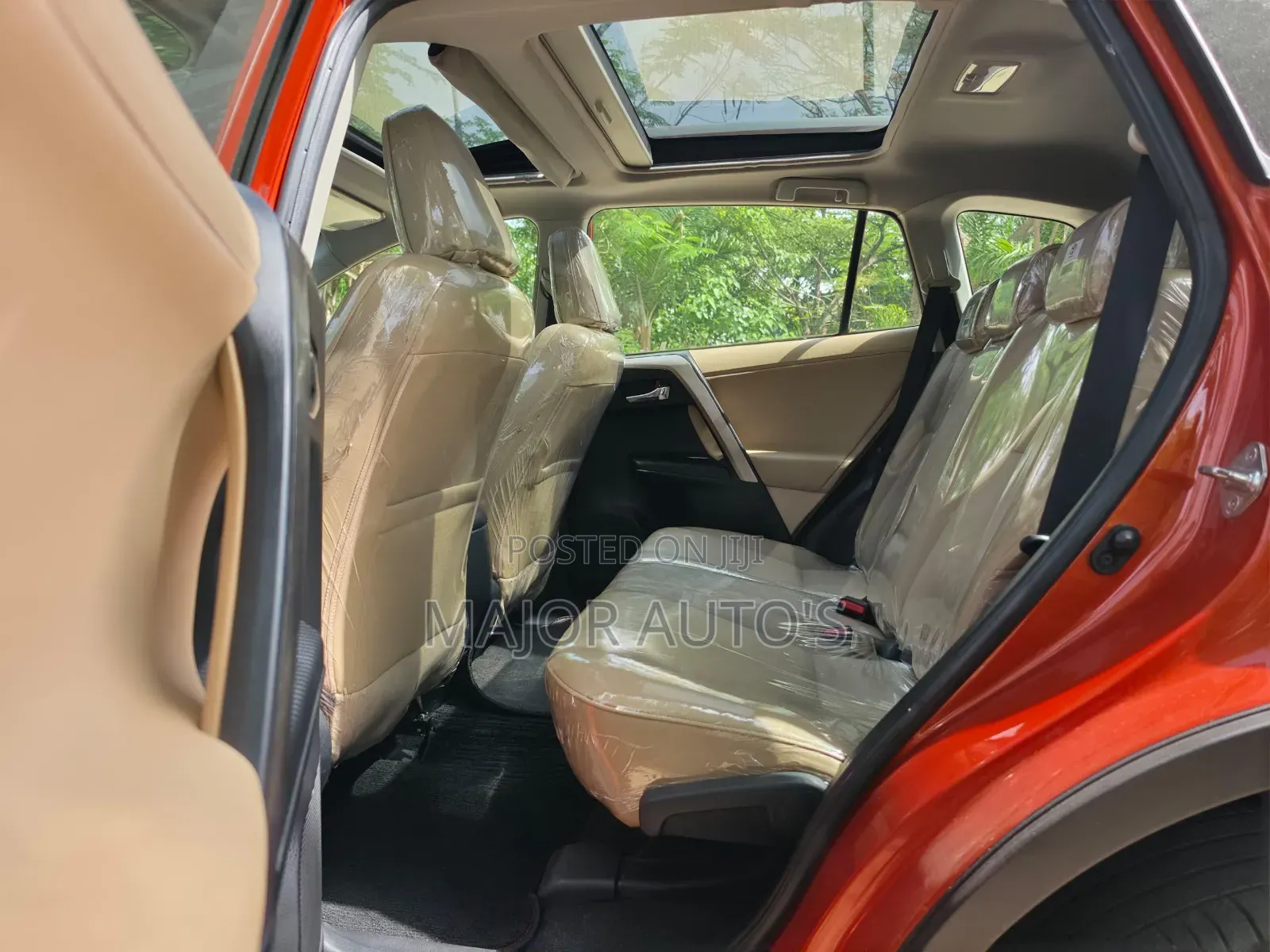 Toyota RAV4 XLE AWD (2.5L 4cyl 6A) 2016 Orange