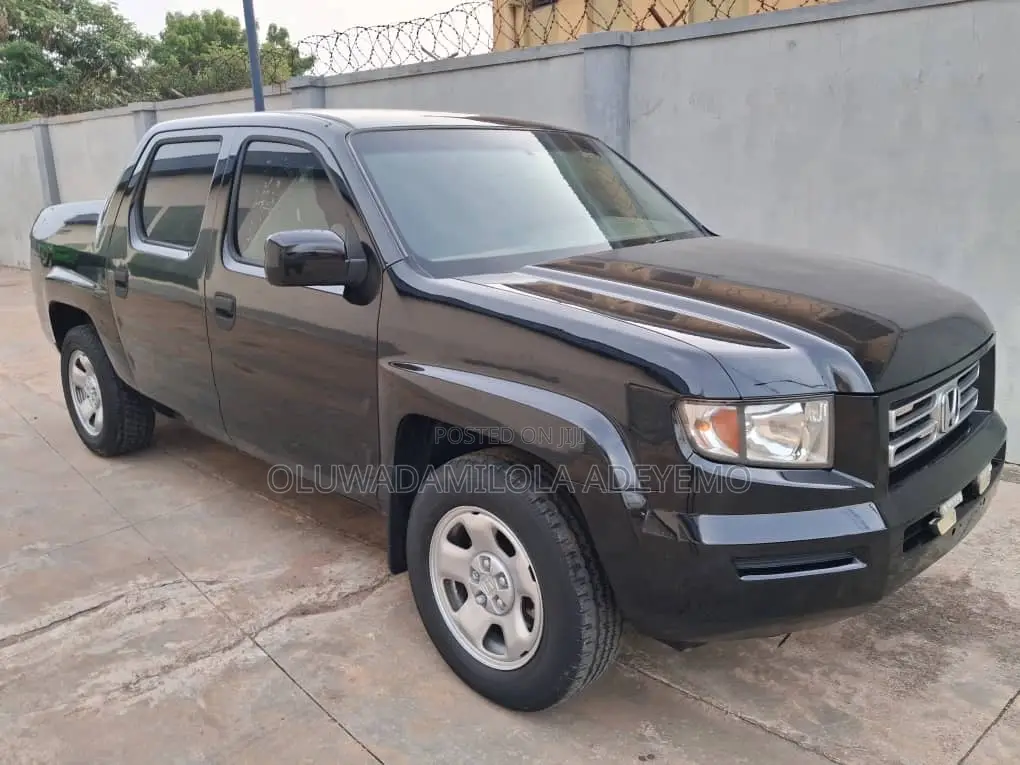 Honda Ridgeline RT 4x4 Crew Cab 122 in. WB 2007 Black