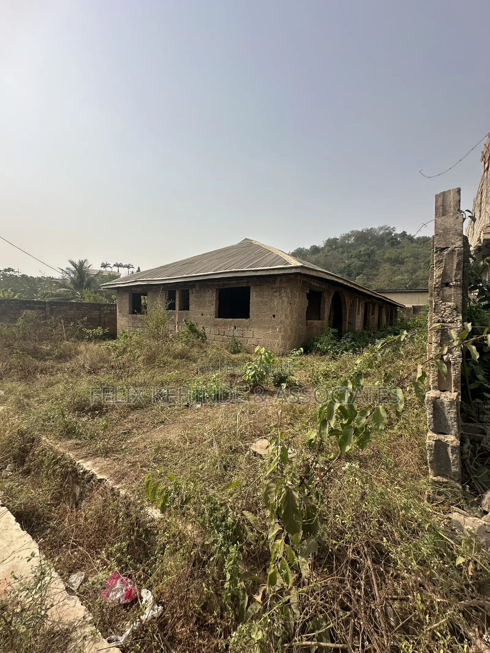 6bdrm Bungalow in St. Anthony Estate, Eleyele for sale