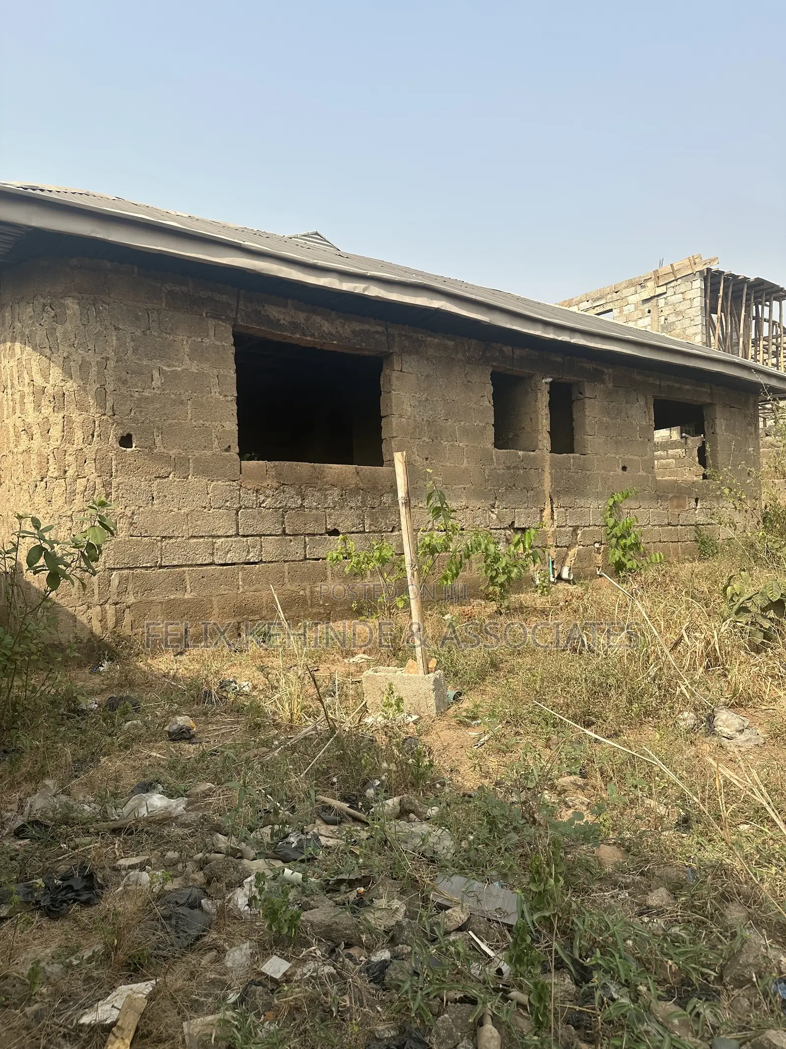 6bdrm Bungalow in St. Anthony Estate, Eleyele for sale