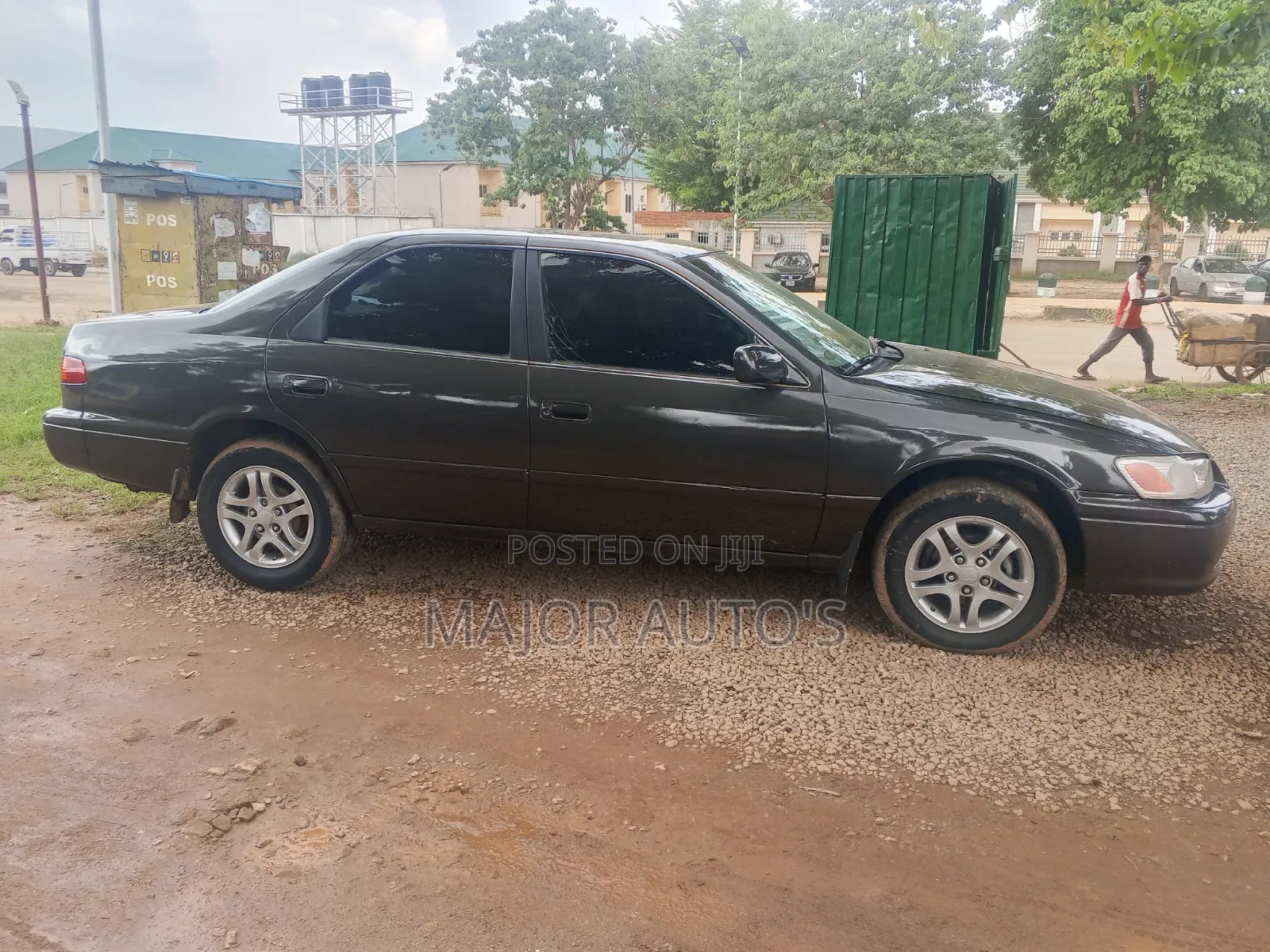 Toyota Camry LE 4dr Sedan (2.4L 4cyl 5M) 2002 Gray